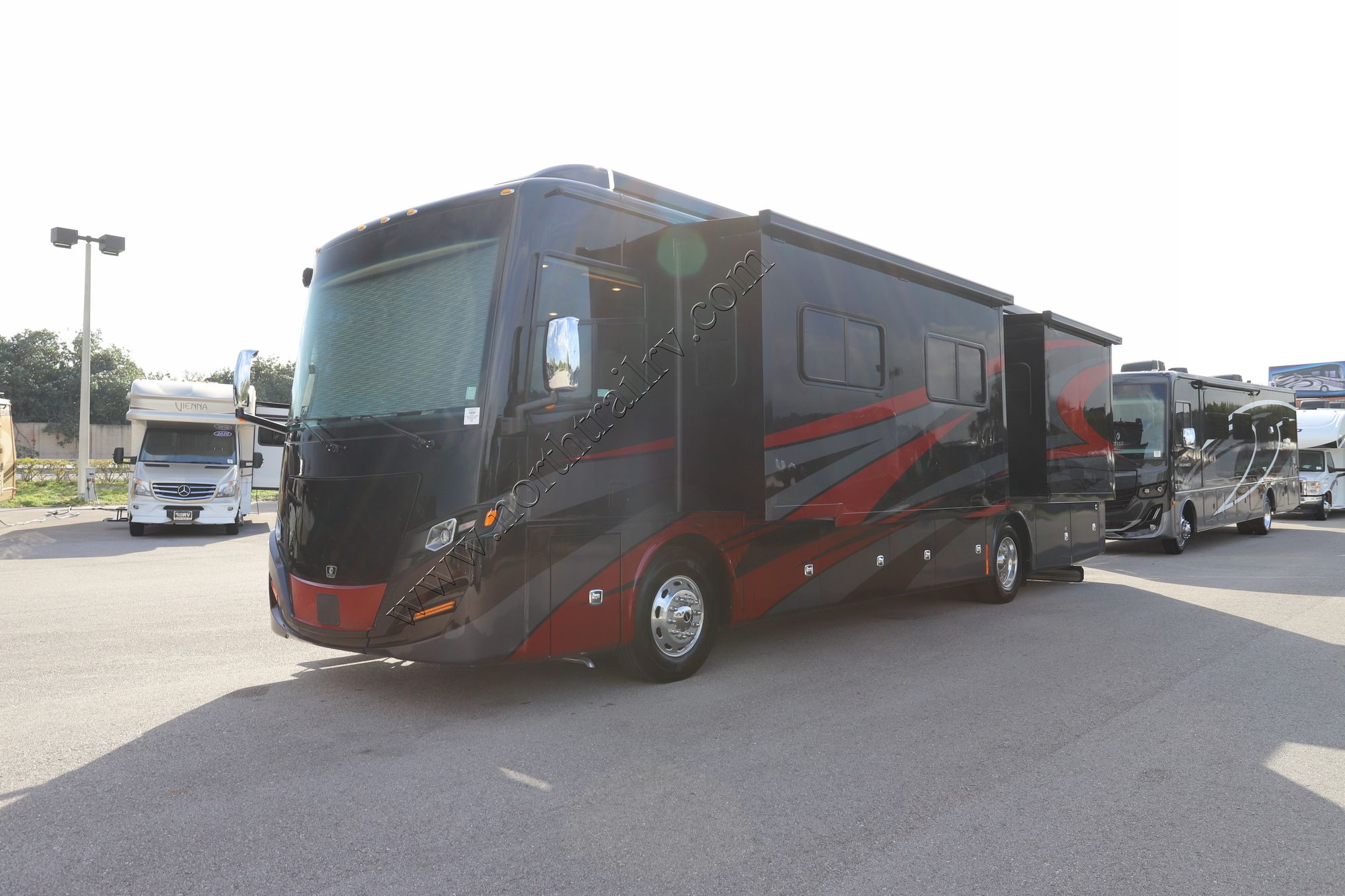 New 2022 Tiffin Motor Homes Allegro Red 37BA Class A  For Sale