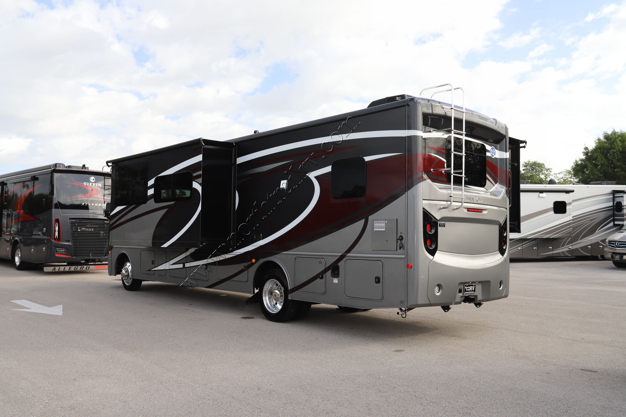 Used 2021 Holiday Rambler Invicta 34MB Class A  For Sale