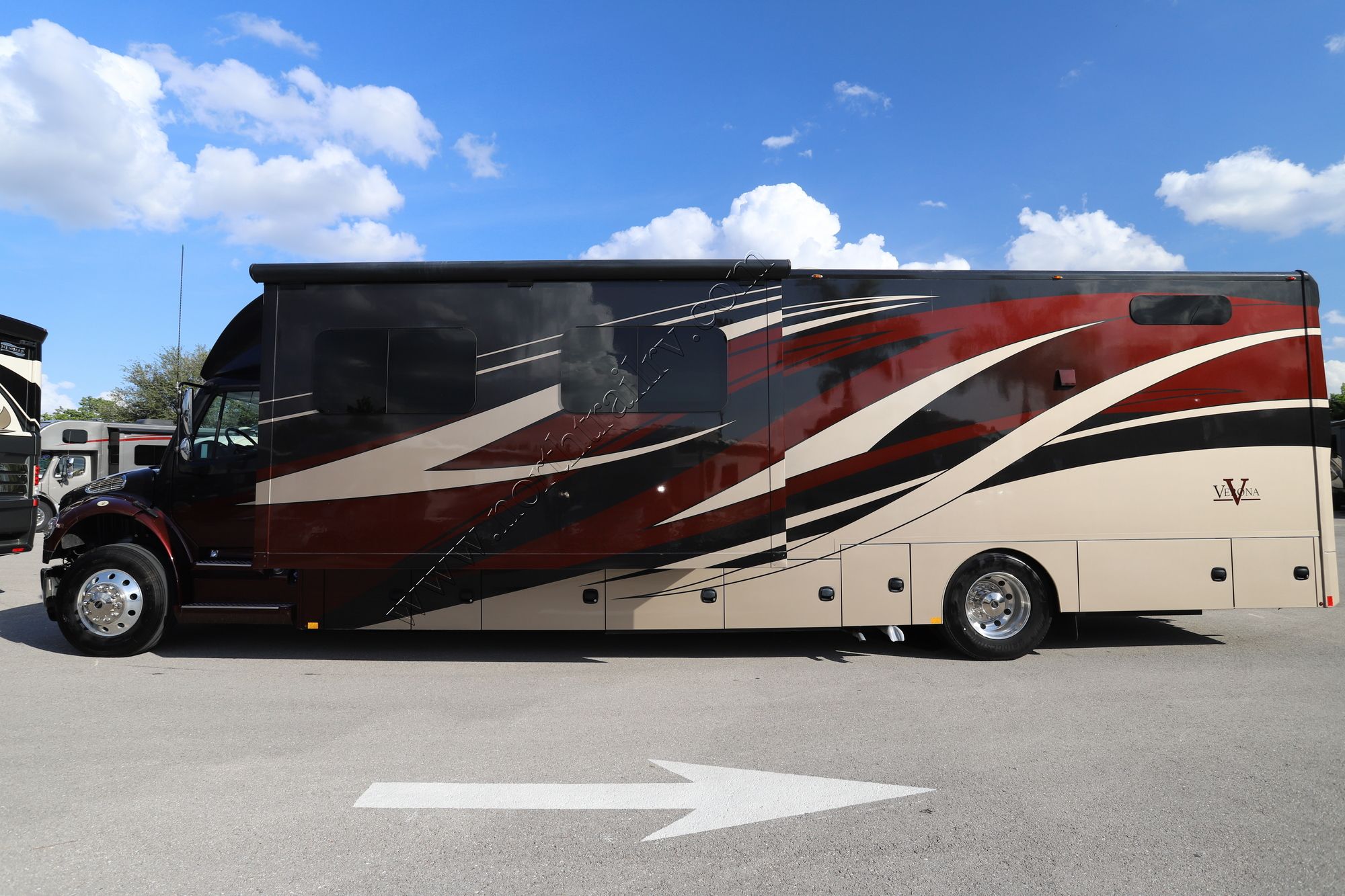 Used 2020 Renegade Rv Verona 40VBH Super C  For Sale