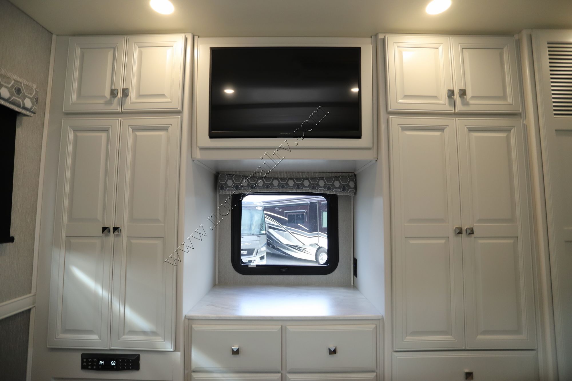 Used 2021 Holiday Rambler Invicta 34MB Class A  For Sale