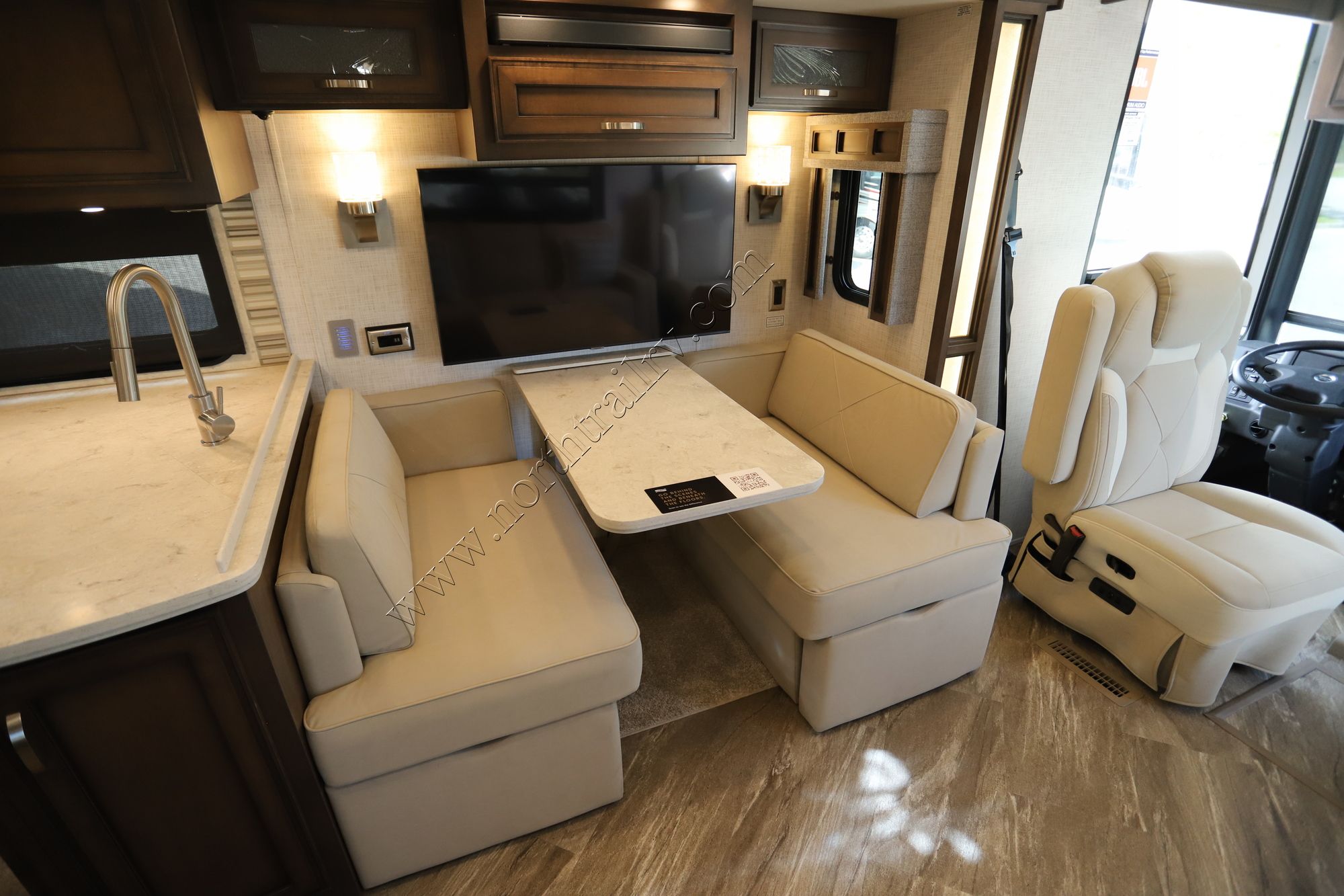 New 2022 Newmar Canyon Star 3927 Class A  For Sale