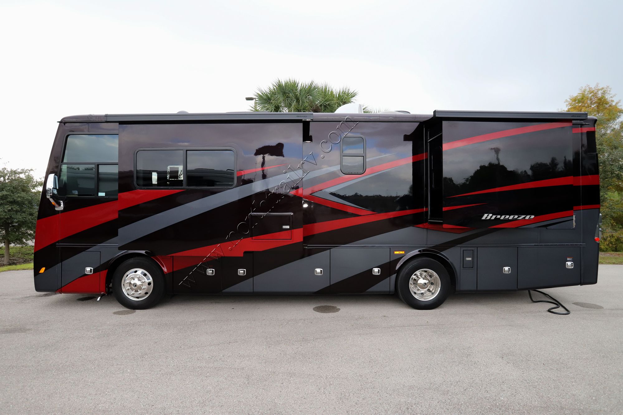 Used 2021 Tiffin Motor Homes Breeze 31BR Class A  For Sale