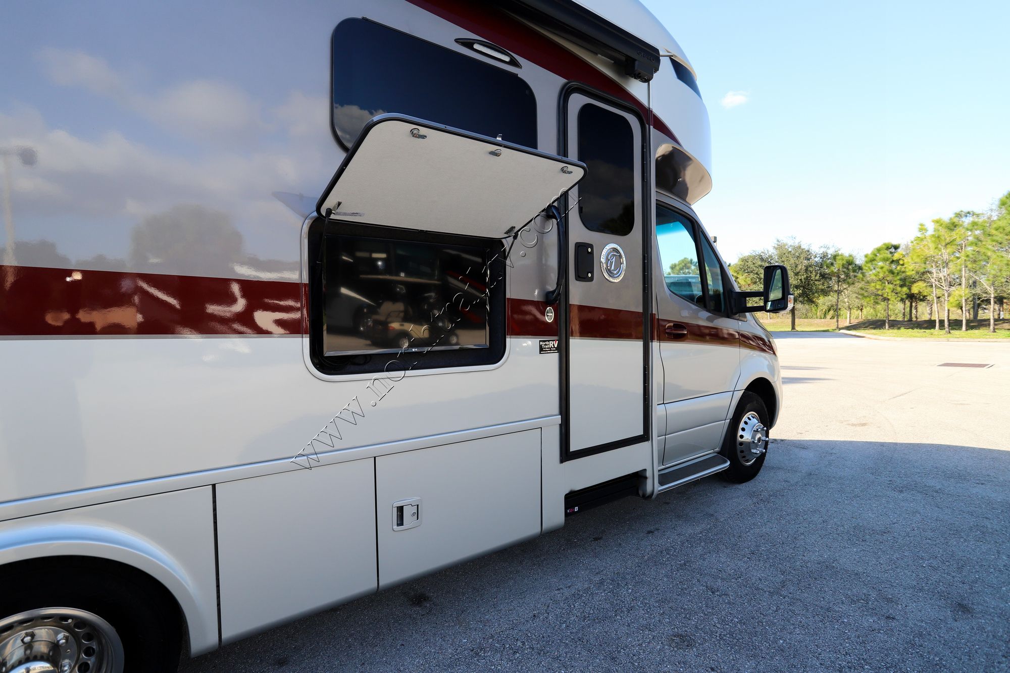 Used 2020 Tiffin Motor Homes Wayfarer 24TW Class C  For Sale