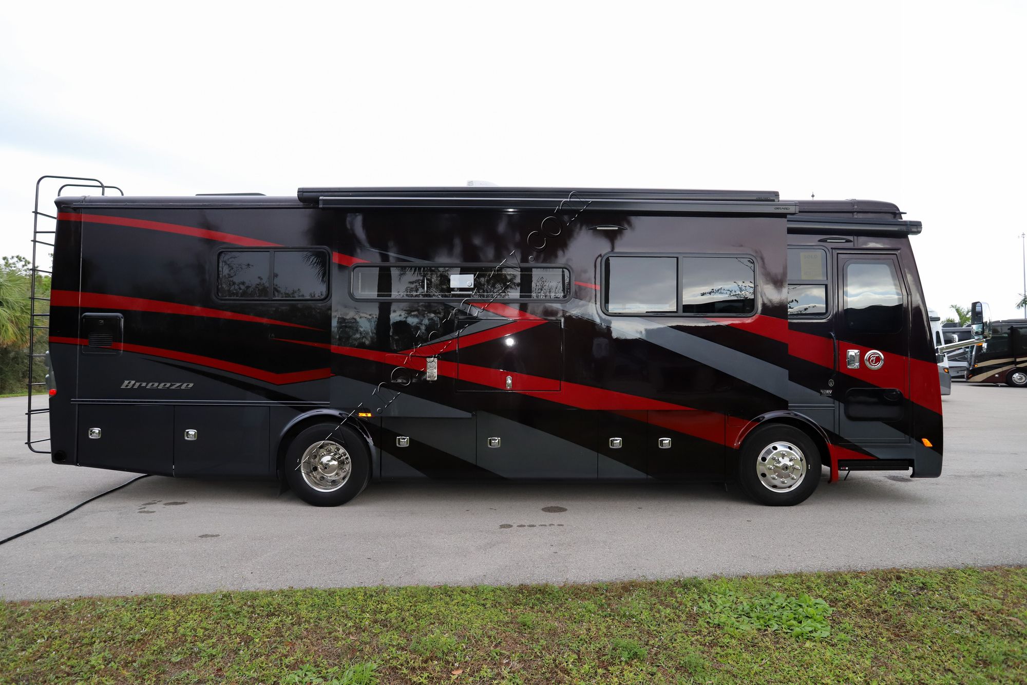 Used 2021 Tiffin Motor Homes Breeze 31BR Class A  For Sale