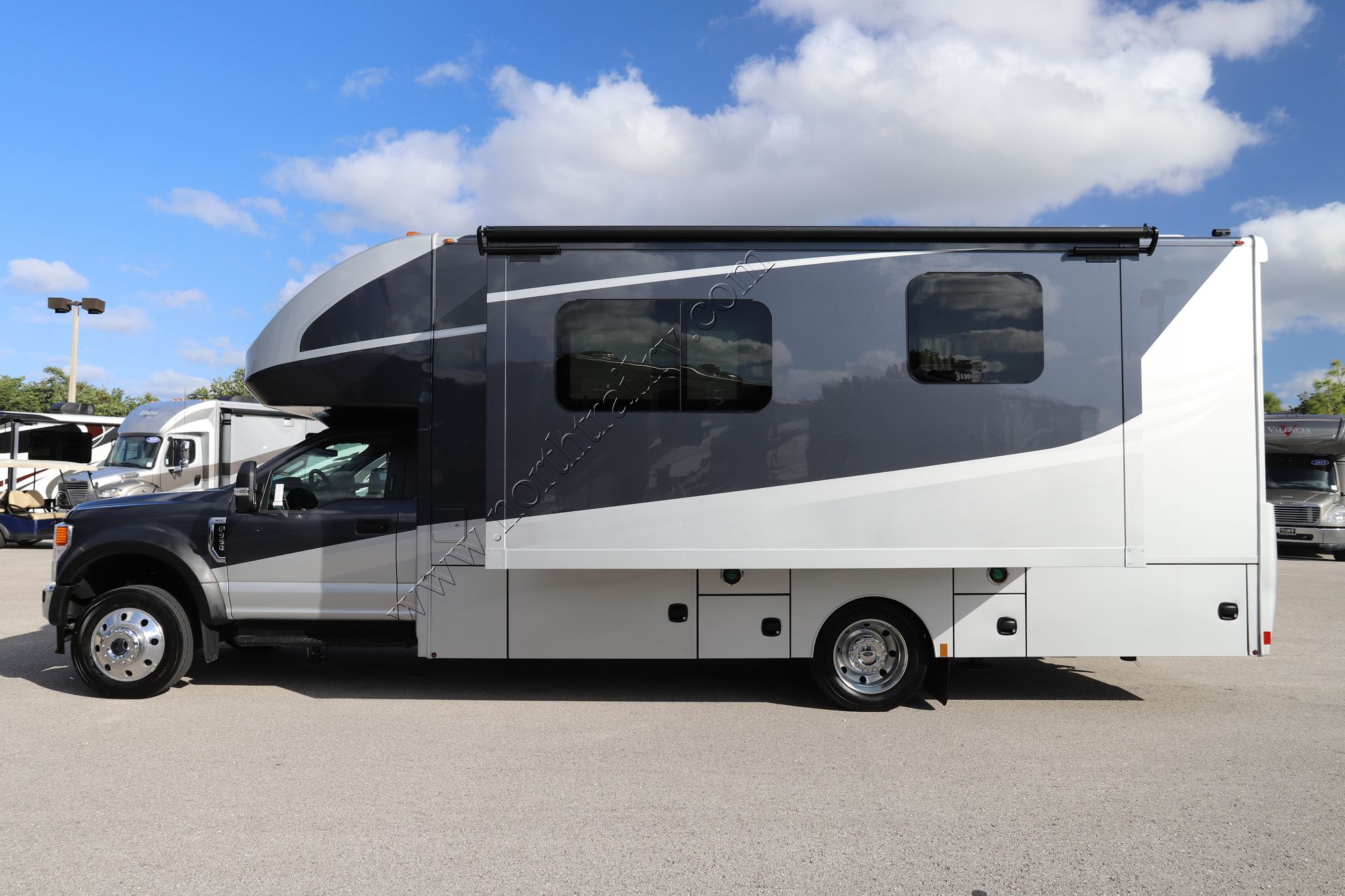 New 2022 Renegade Rv Veracruz 30VRM Class C  For Sale