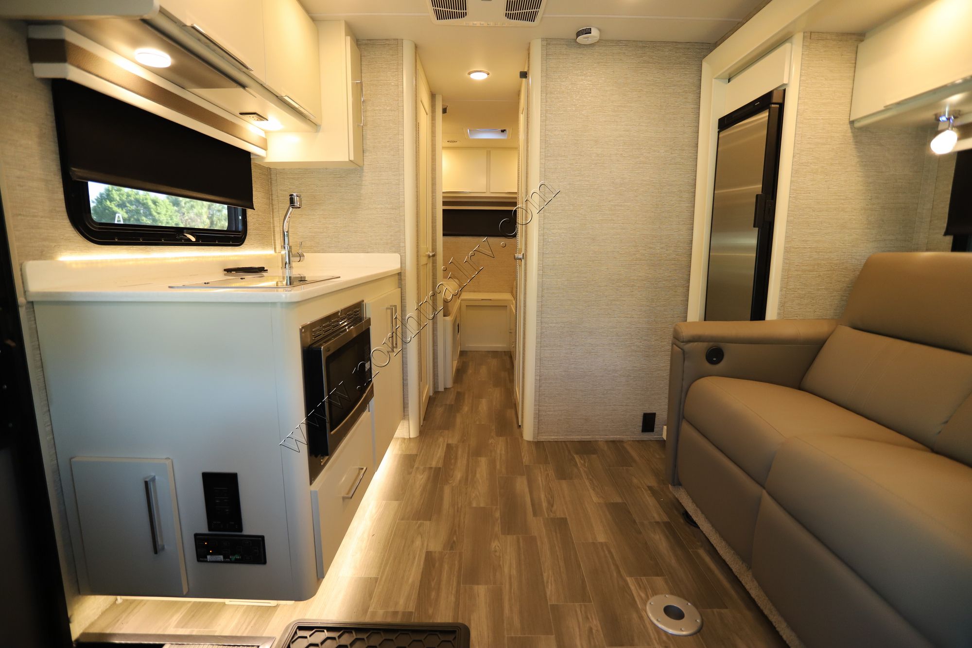 Used 2020 Tiffin Motor Homes Wayfarer 24TW Class C  For Sale