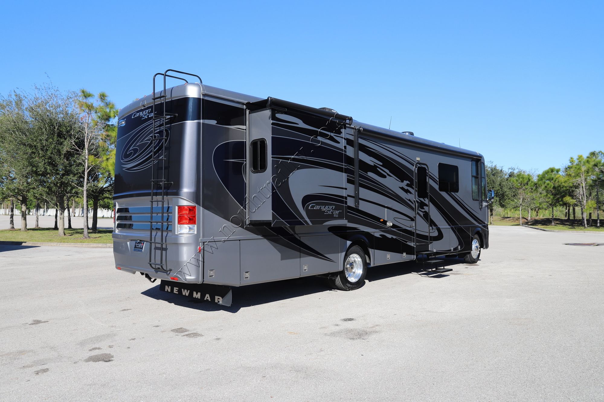 Used 2019 Newmar Canyon Star 3723 Class A  For Sale