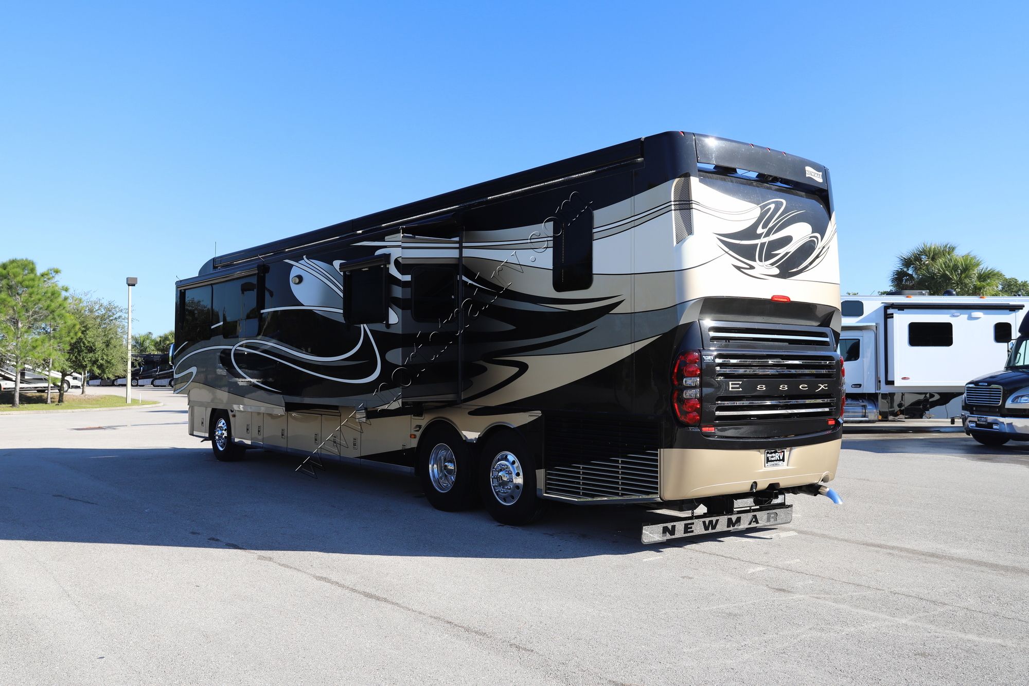 Used 2014 Newmar Essex 4553 Class A  For Sale