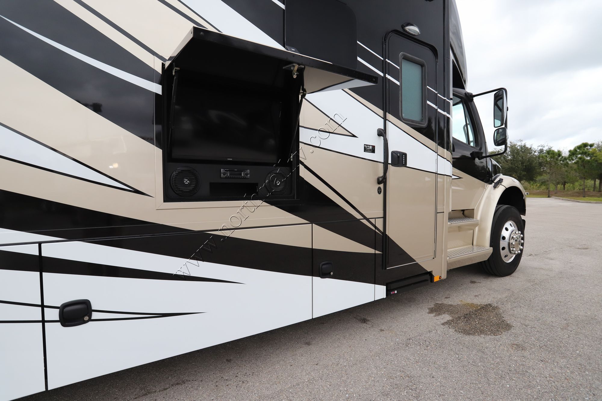 Used 2020 Renegade Rv Verona 36VSB Super C  For Sale