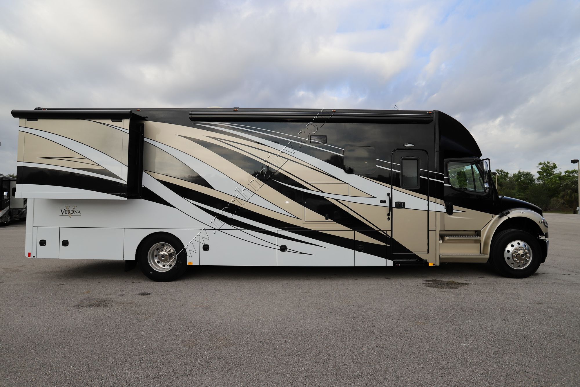 Used 2020 Renegade Rv Verona 36VSB Super C  For Sale