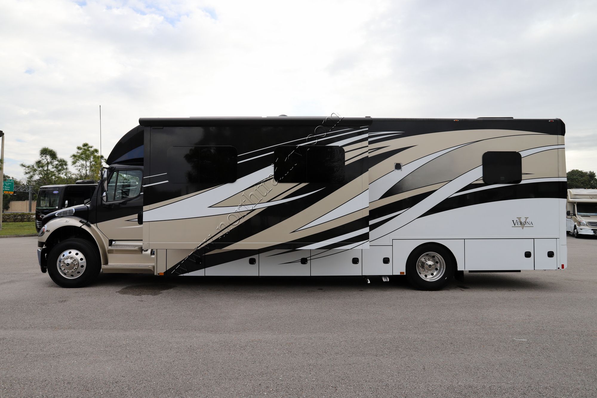 Used 2020 Renegade Rv Verona 36VSB Super C  For Sale