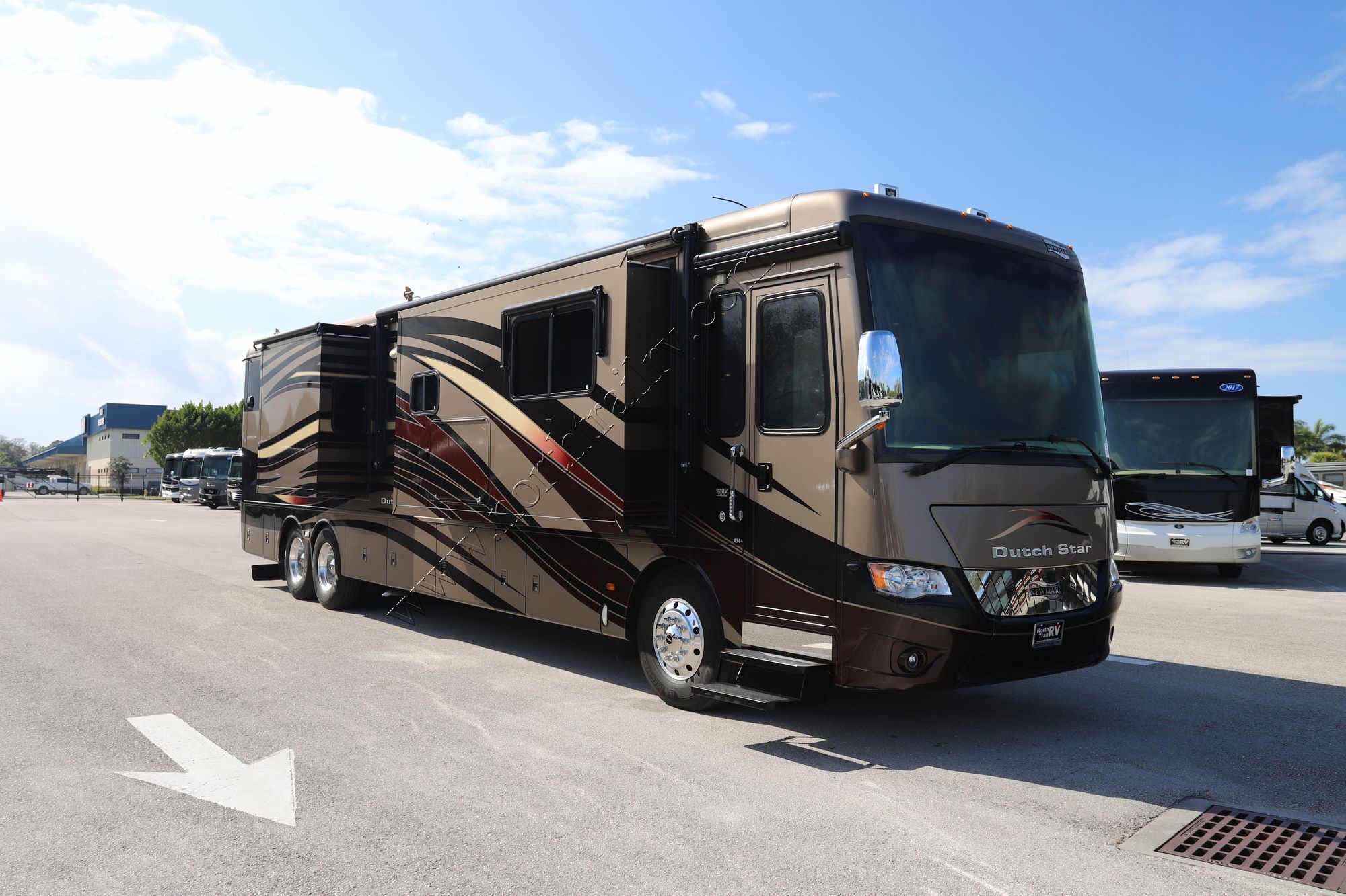 Used 2013 Newmar Dutch Star 4344 Class A  For Sale