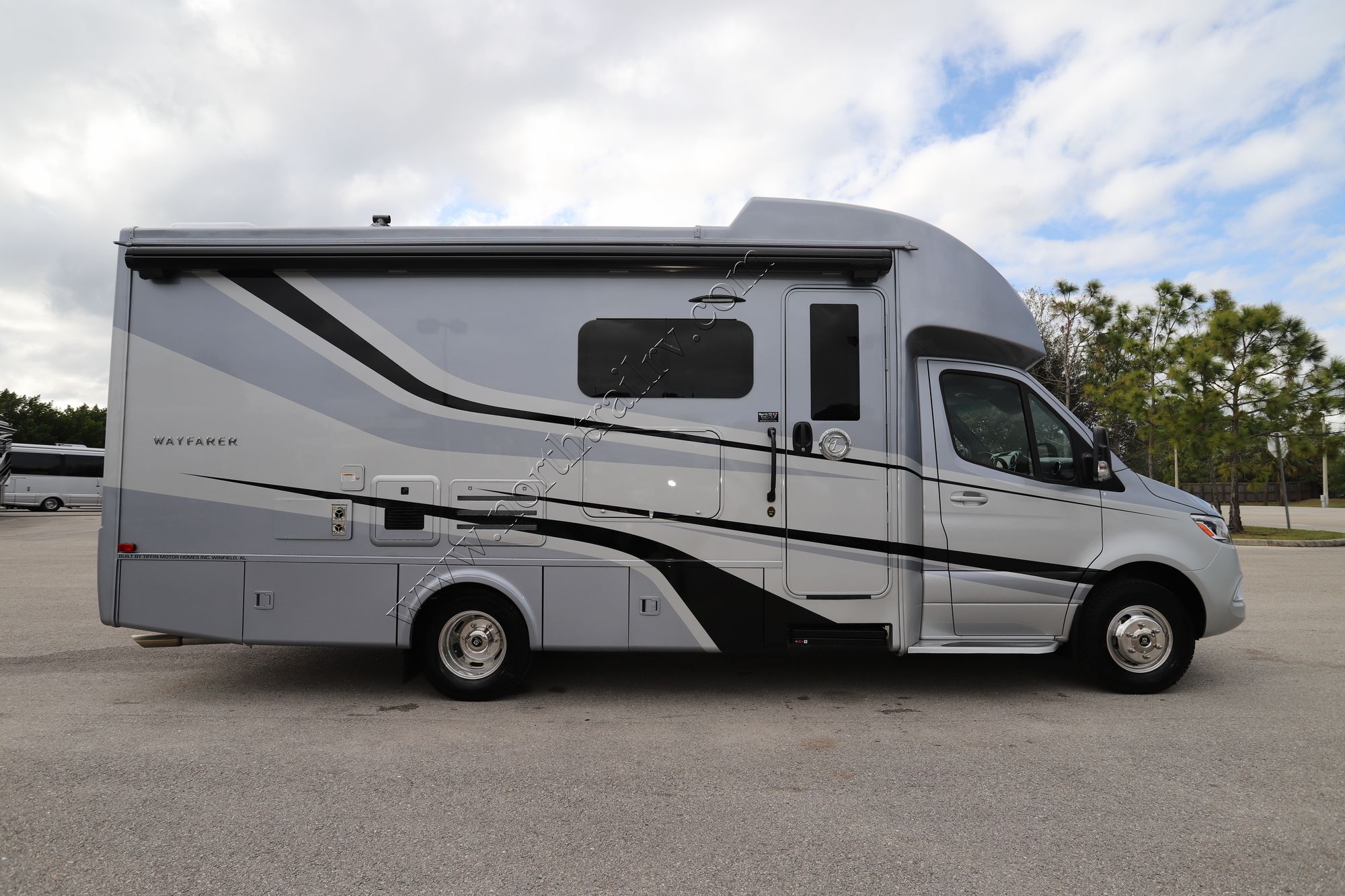 Used 2021 Tiffin Motor Homes Wayfarer 25RW Class C  For Sale