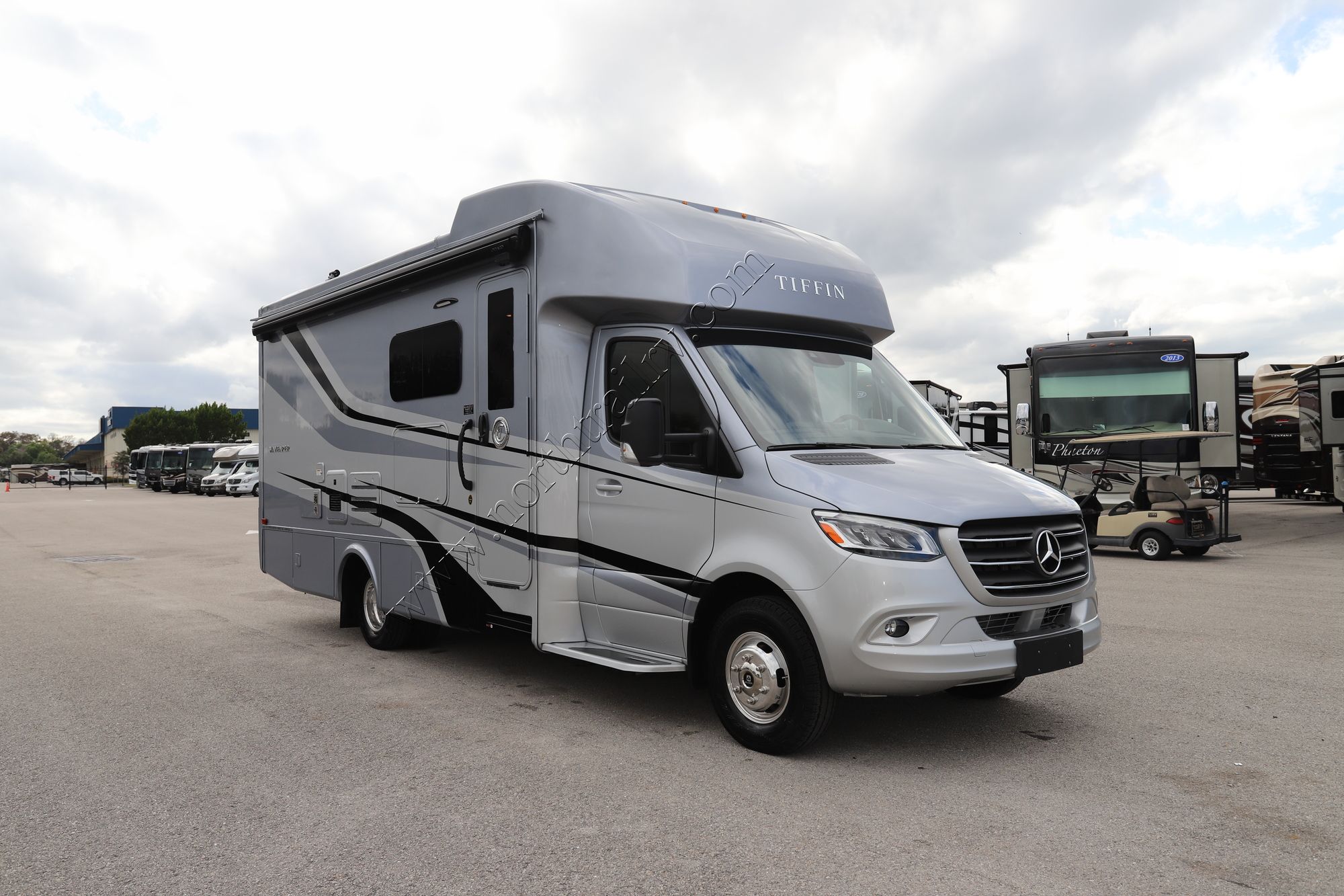 Used 2021 Tiffin Motor Homes Wayfarer 25RW Class C  For Sale