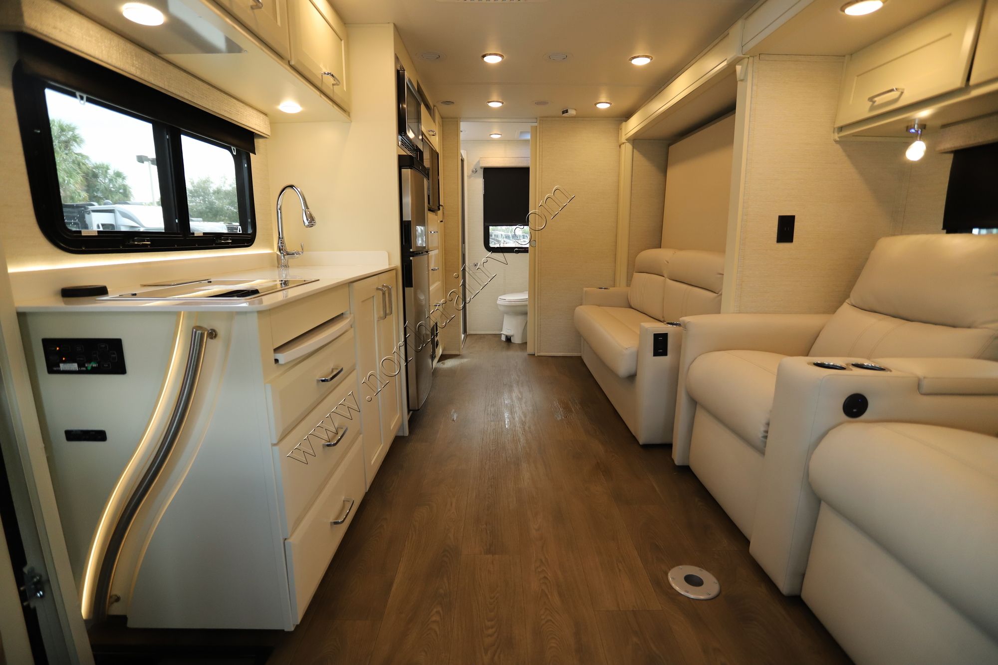 Used 2021 Tiffin Motor Homes Wayfarer 25RW Class C  For Sale