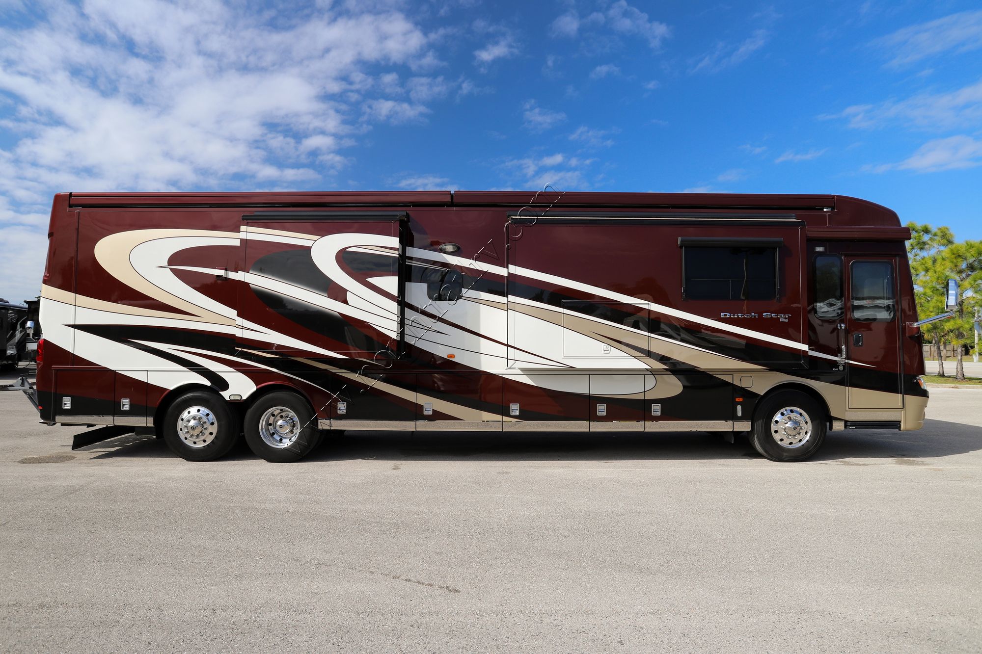 Used 2017 Newmar Dutch Star 4369 Class A  For Sale