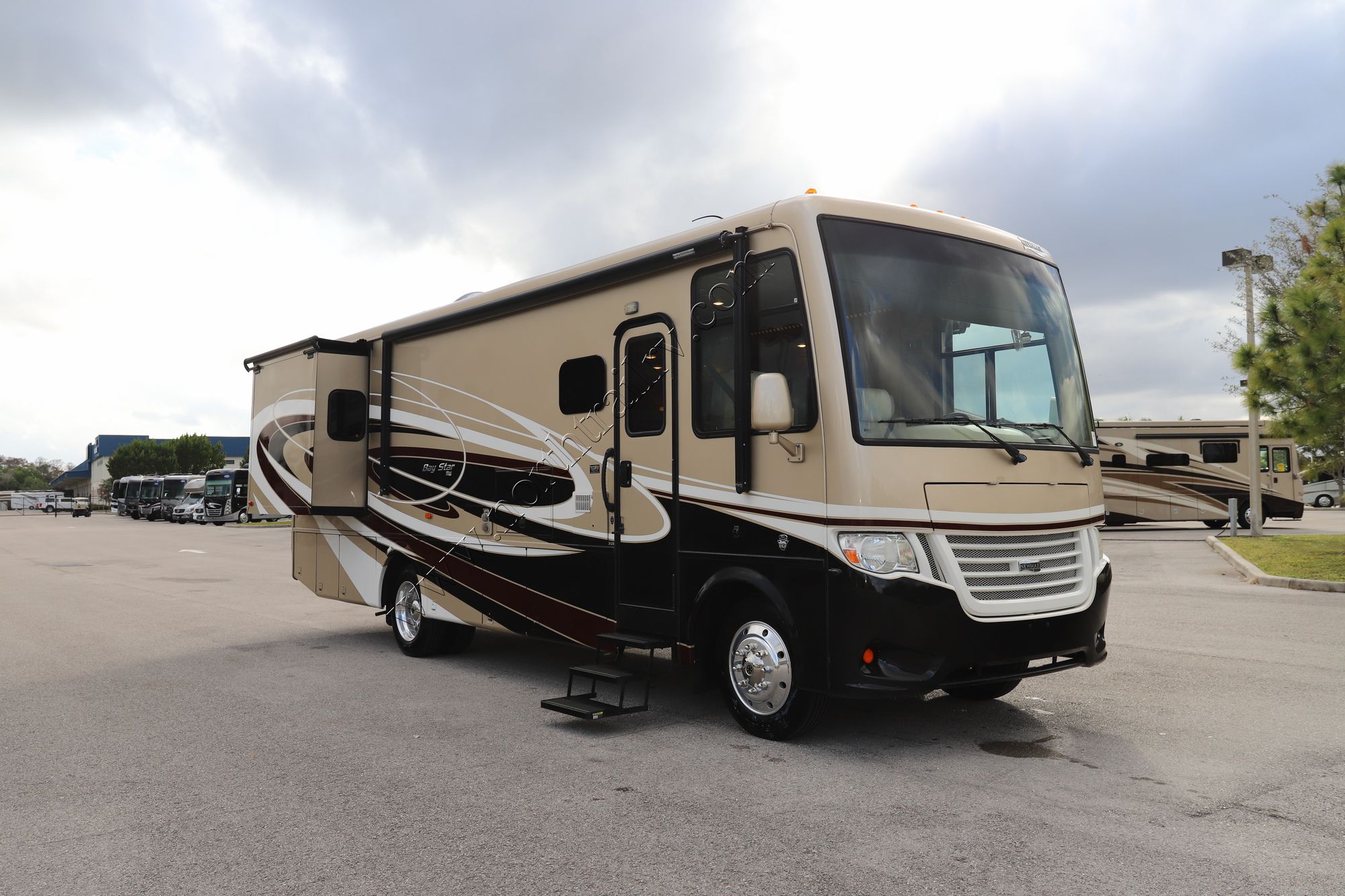 Used 2017 Newmar Bay Star 3124 Class A  For Sale