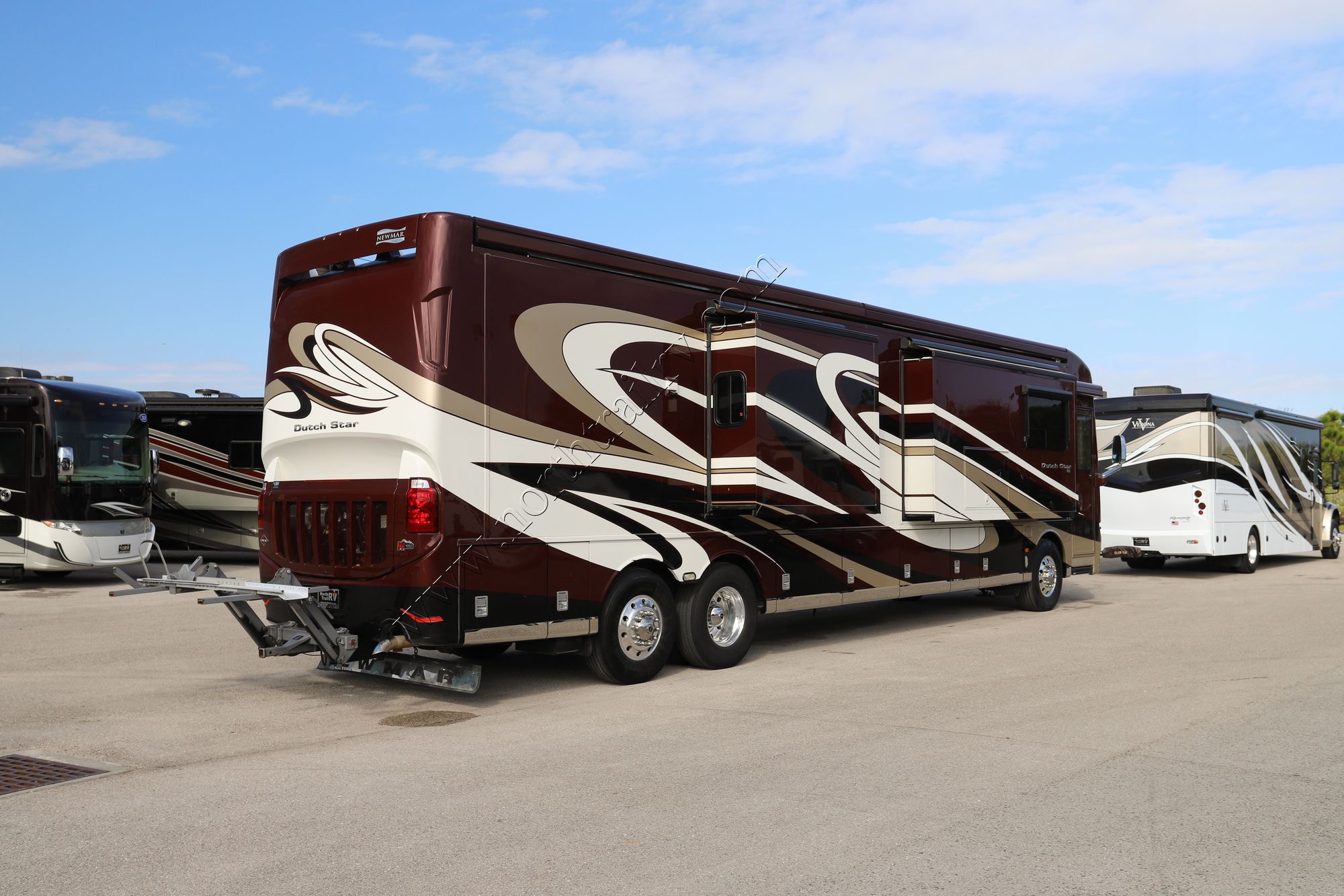 Used 2017 Newmar Dutch Star 4369 Class A  For Sale