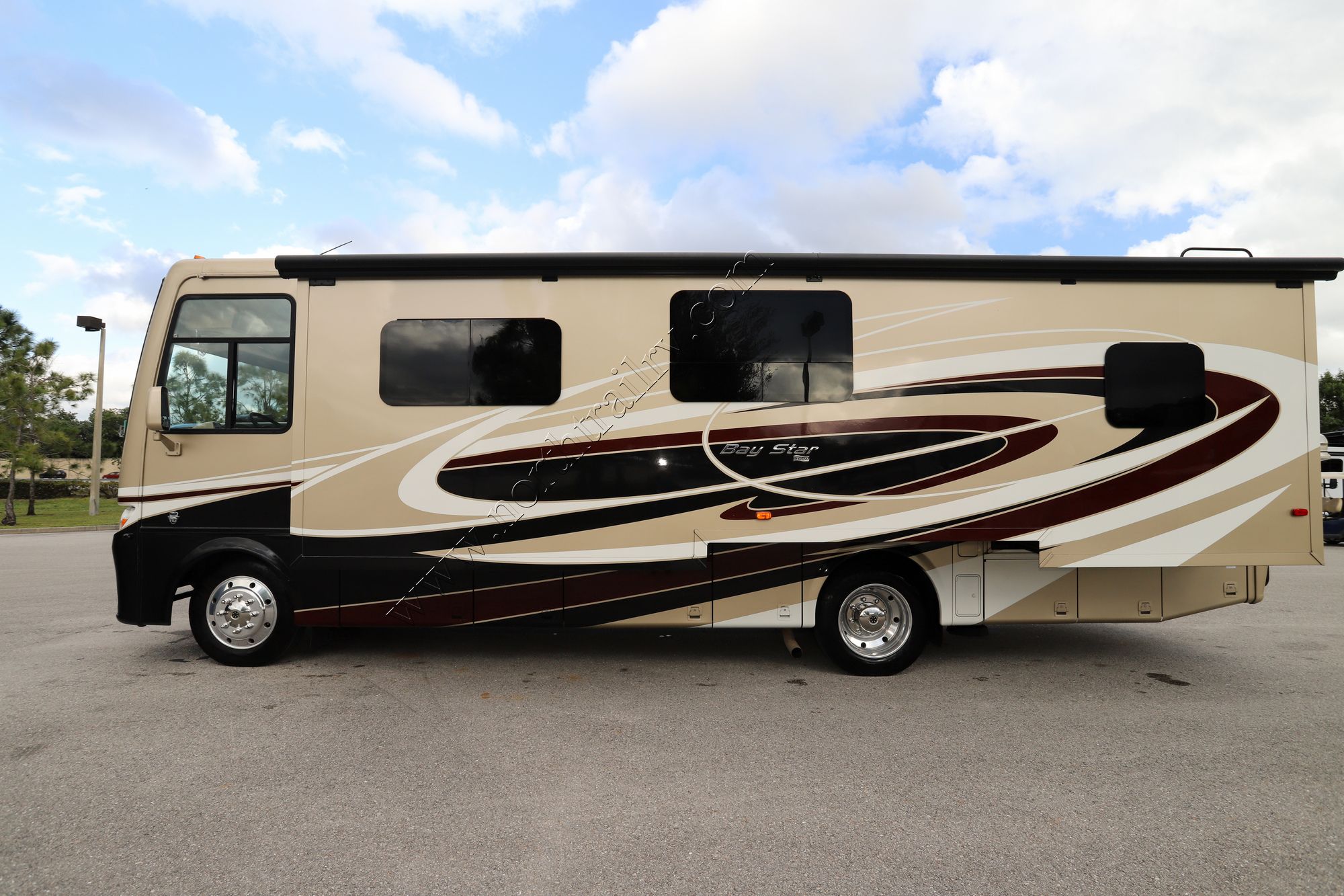 Used 2017 Newmar Bay Star 3124 Class A  For Sale