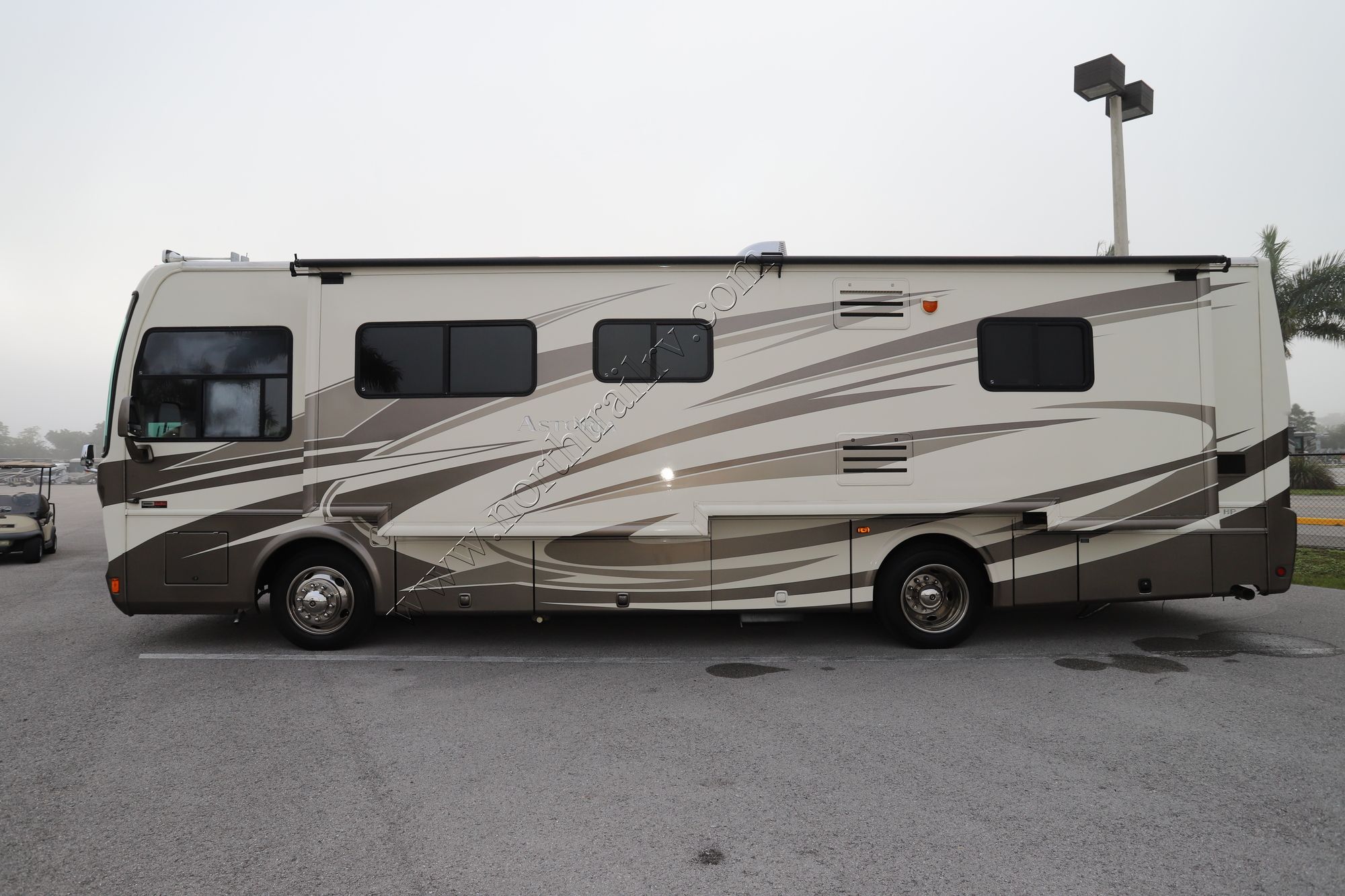 Used 2010 Damon Astoria 3650 Class A  For Sale