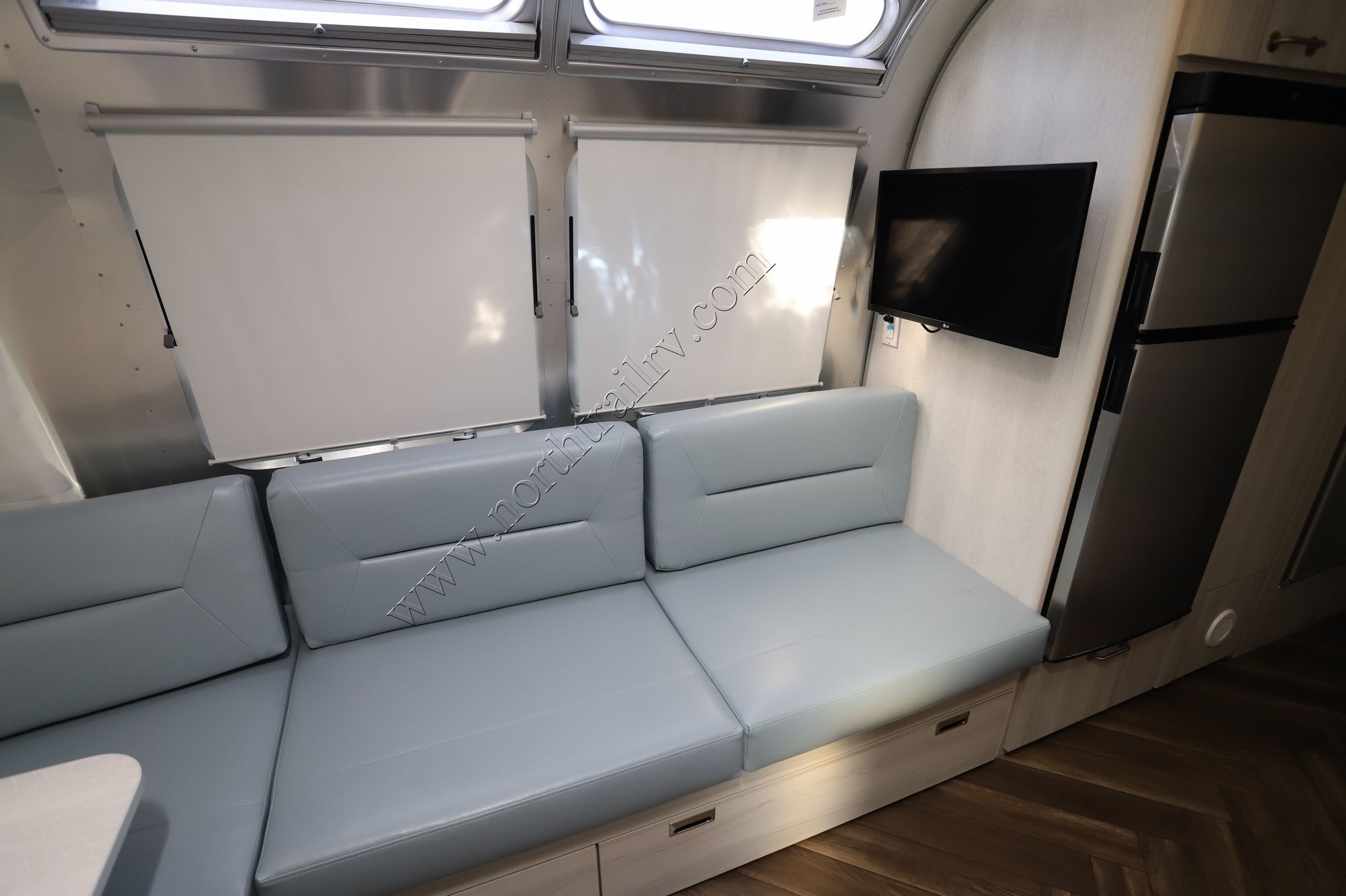 New 2022 Airstream International 25FBT Travel Trailer  For Sale