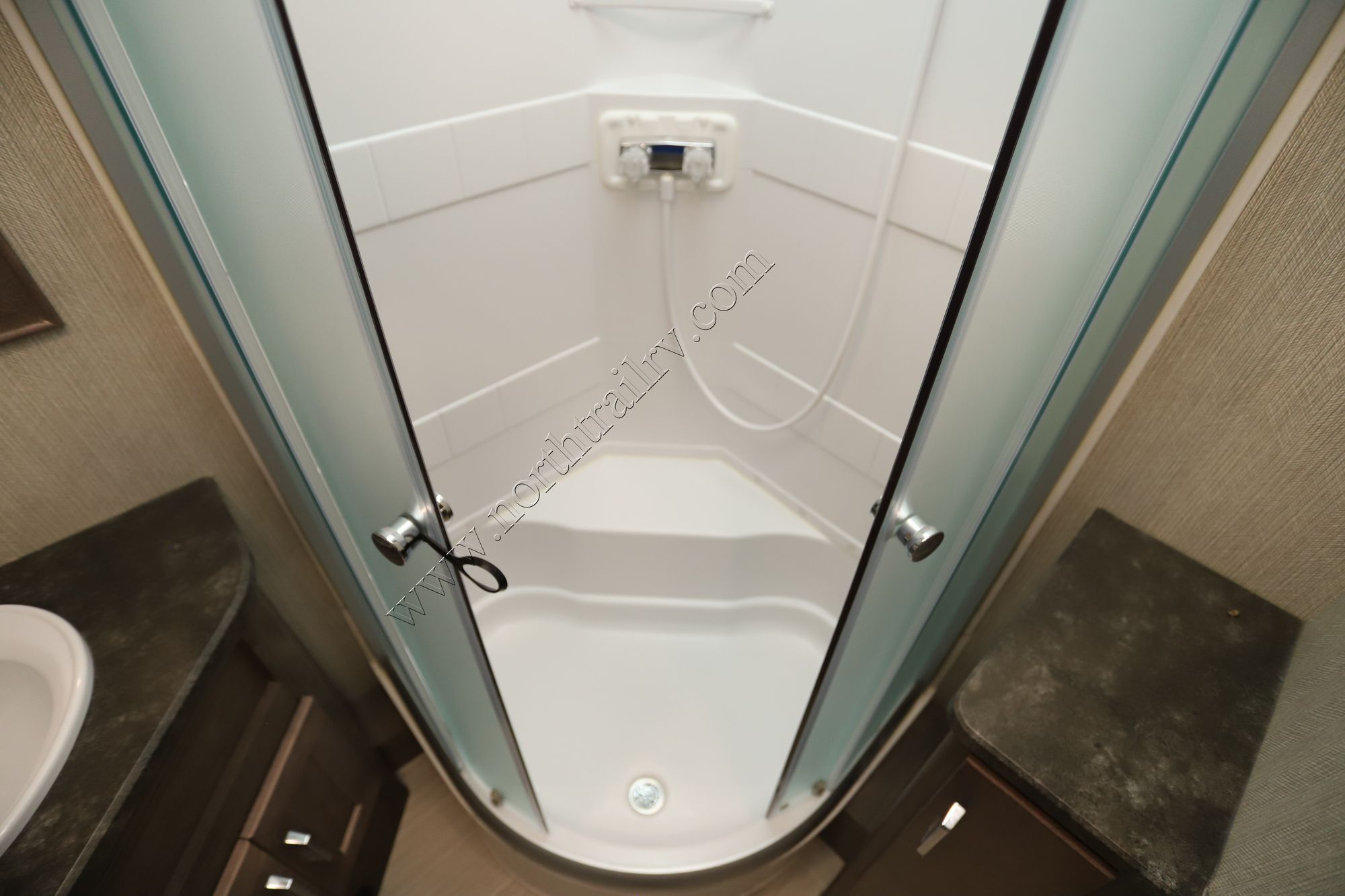 Used 2021 Winnebago Adventurer 27N Class A  For Sale
