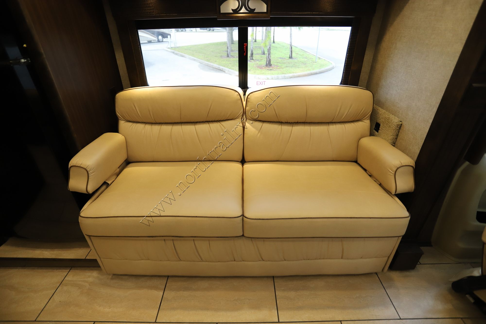 Used 2017 Tiffin Motor Homes Breeze 31BR Class A  For Sale