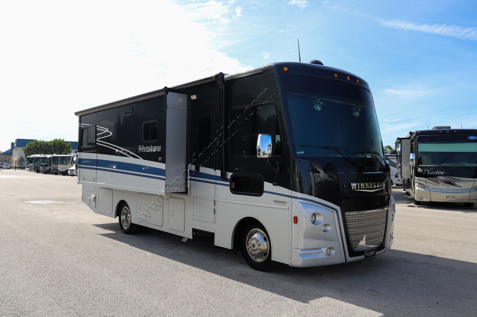 Used 2021 Winnebago Adventurer 27N Class A  For Sale