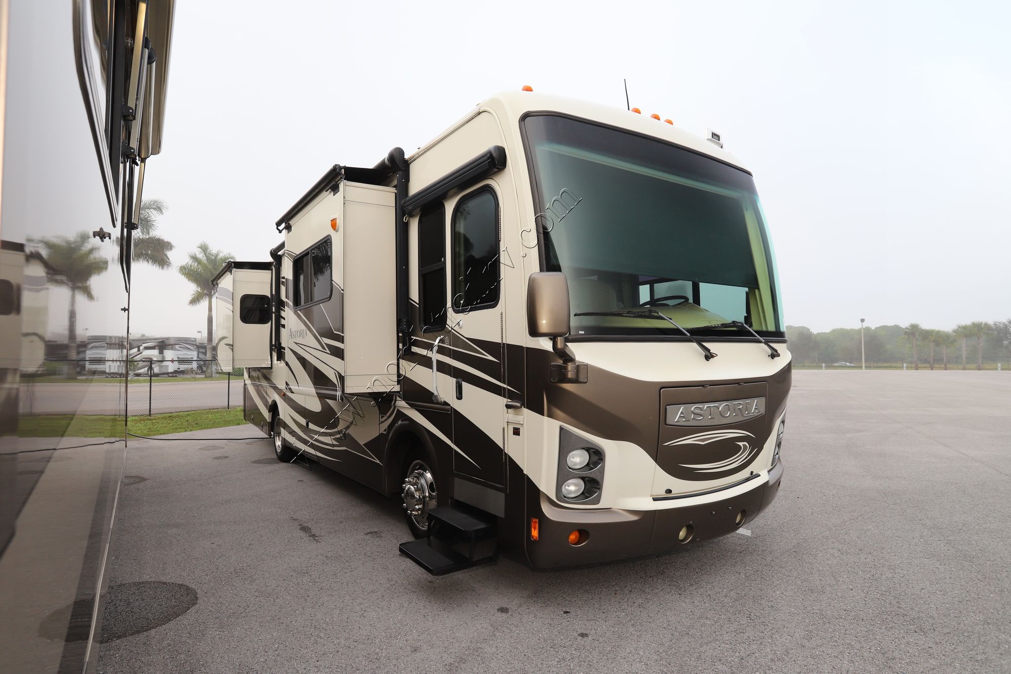 Used 2010 Damon Astoria 3650 Class A  For Sale