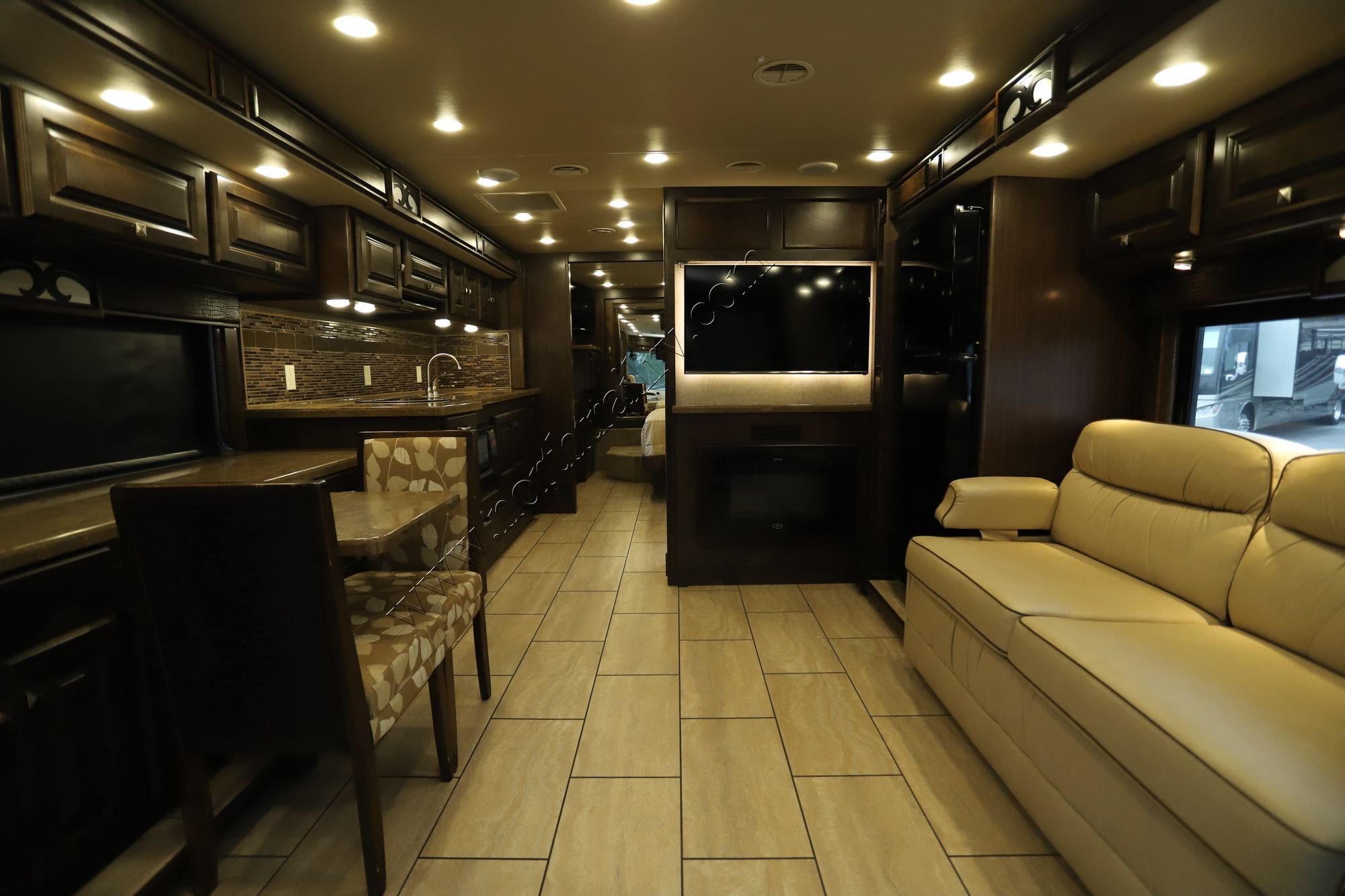 Used 2017 Tiffin Motor Homes Breeze 31BR Class A  For Sale