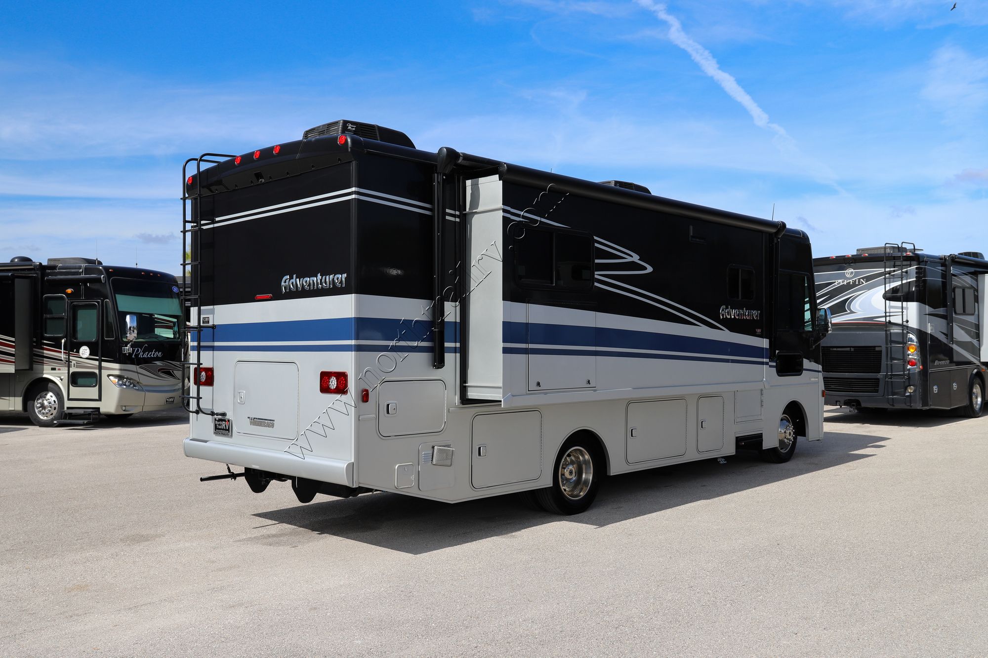 Used 2021 Winnebago Adventurer 27N Class A  For Sale