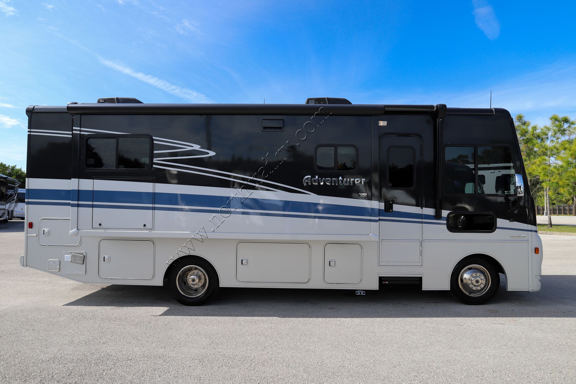 Used 2021 Winnebago Adventurer 27N Class A  For Sale