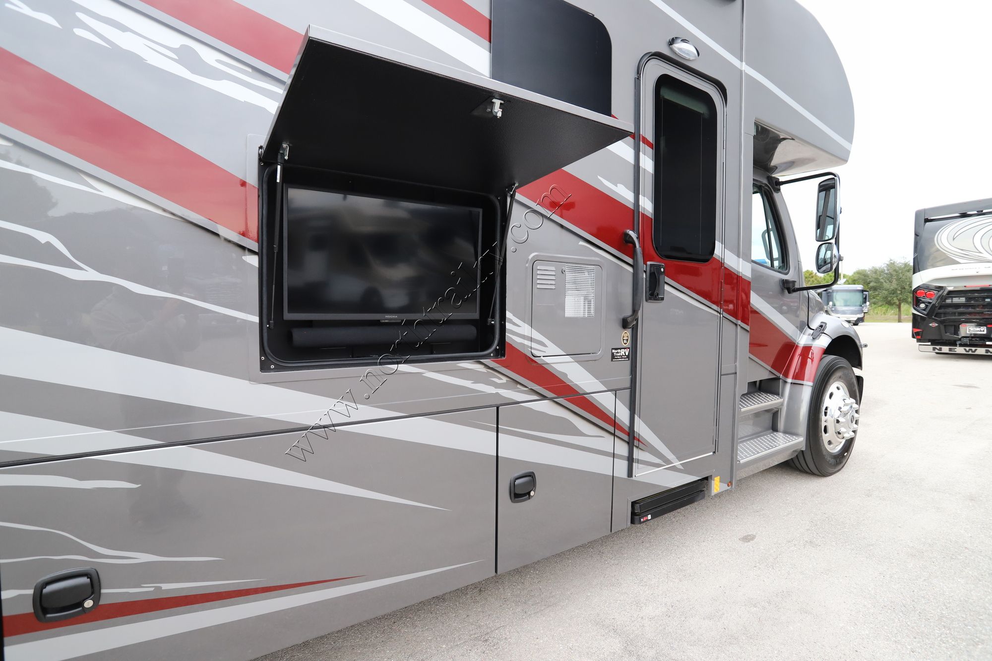 New 2022 Renegade Rv Valencia 38BB Super C  For Sale