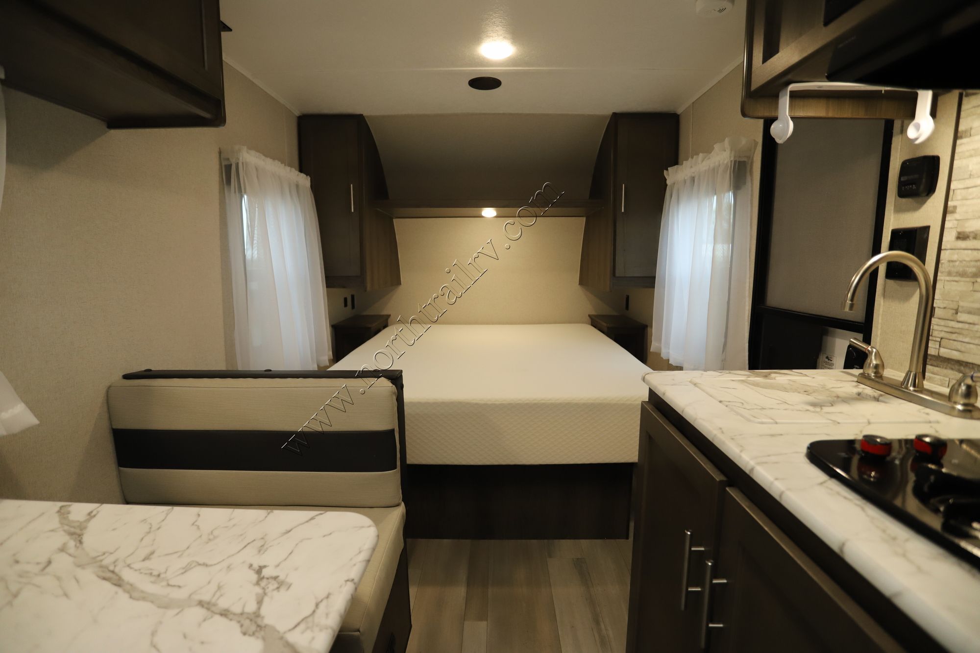 Used 2021 Coachmen Clipper 17FQ Travel Trailer  For Sale