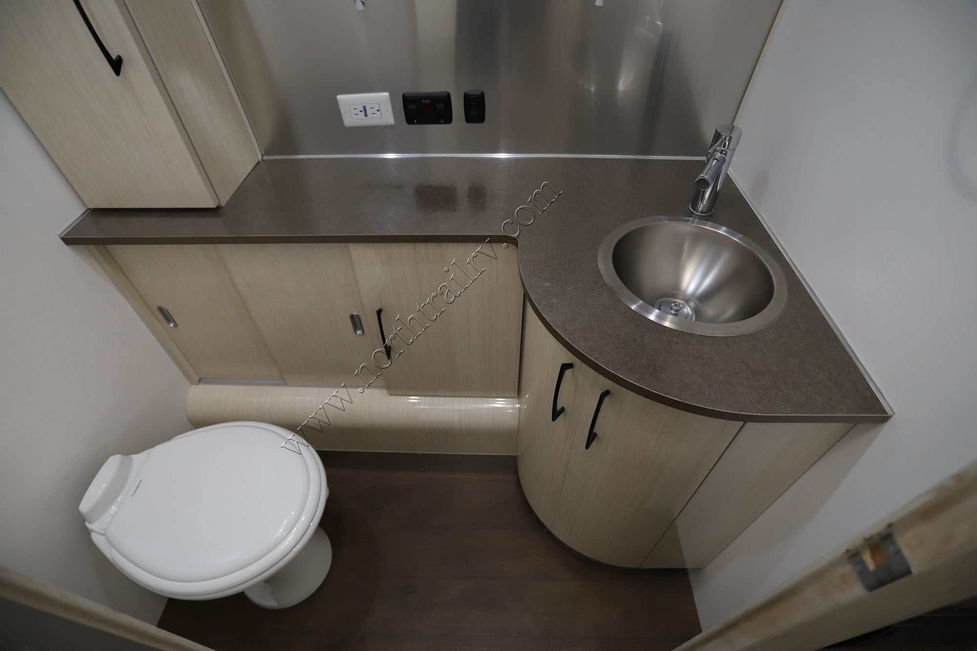 Used 2018 Airstream Intl Serenity 30 TWINS Travel Trailer  For Sale