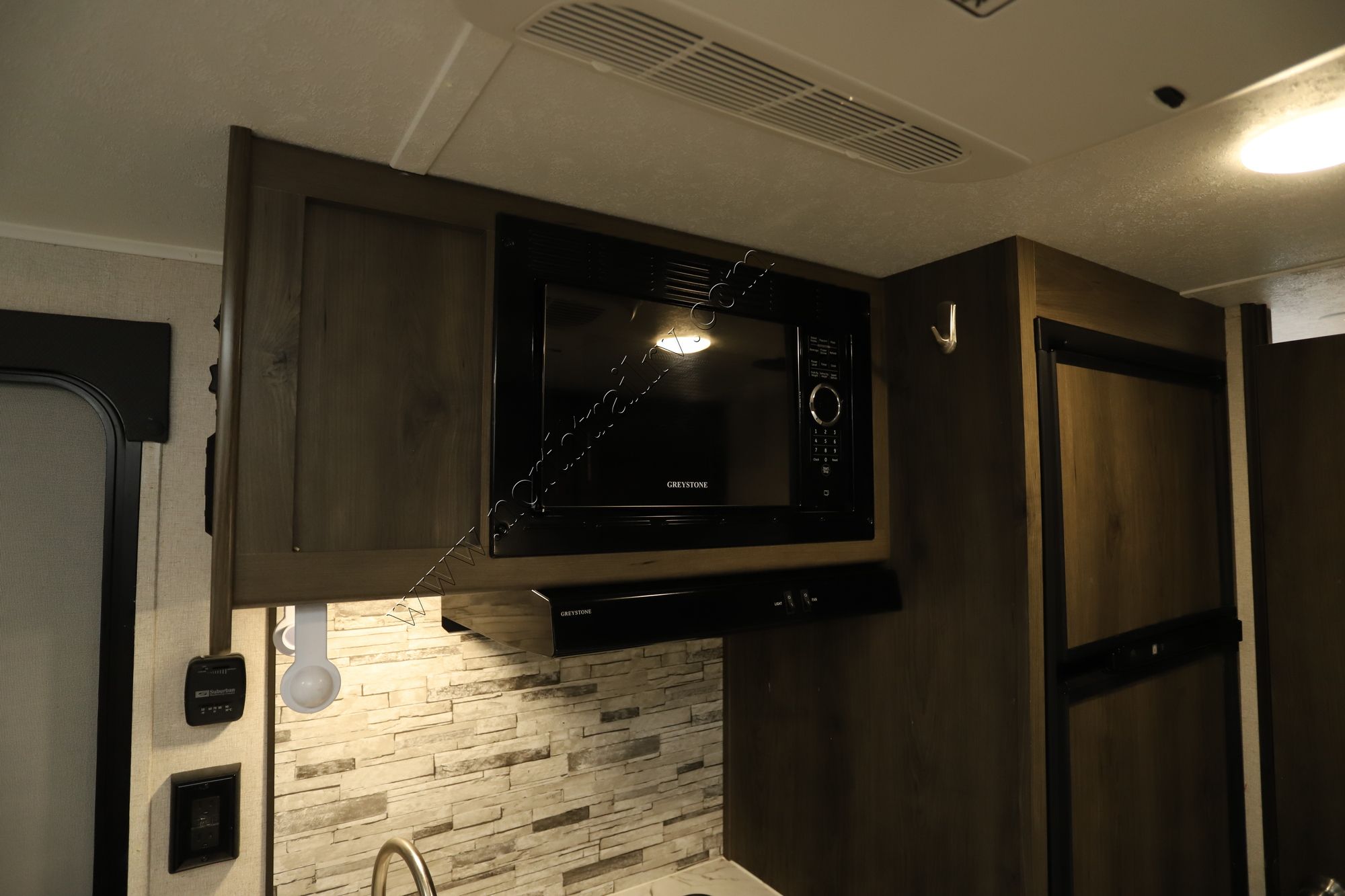 Used 2021 Coachmen Clipper 17FQ Travel Trailer  For Sale