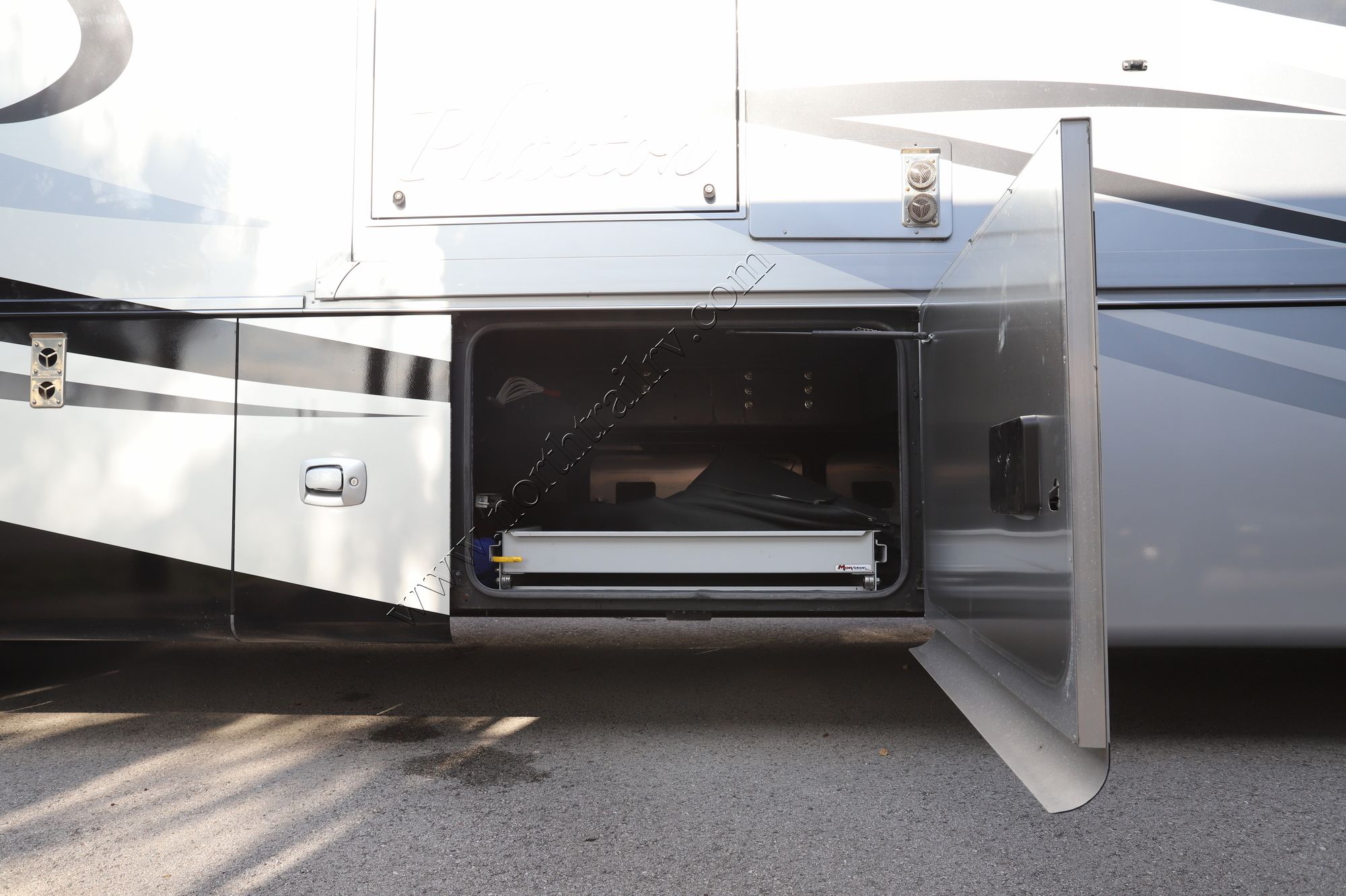 Used 2011 Tiffin Motor Homes Phaeton 40QTH Class A  For Sale