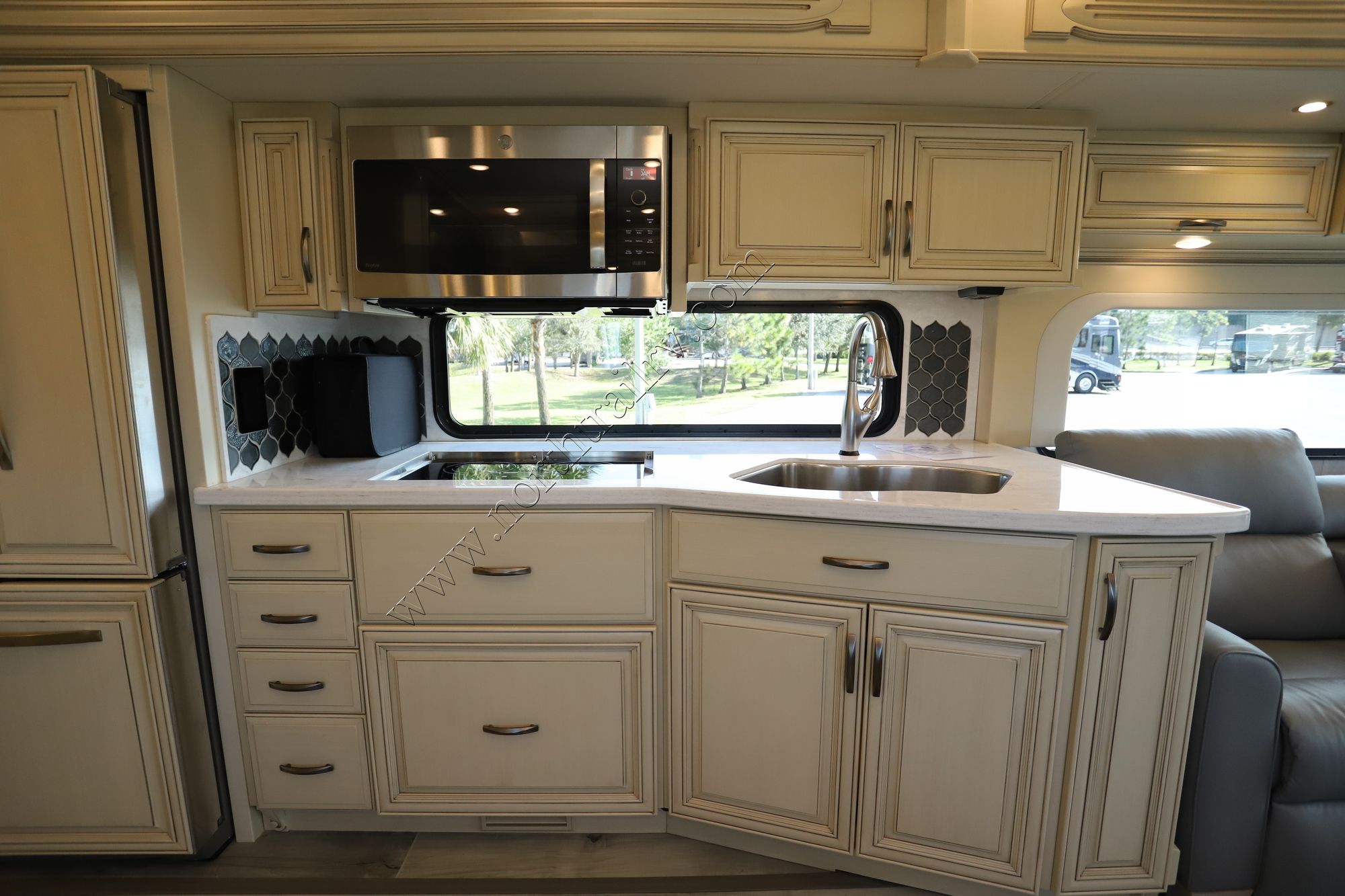 New 2022 Newmar Essex 4533 Class A  For Sale