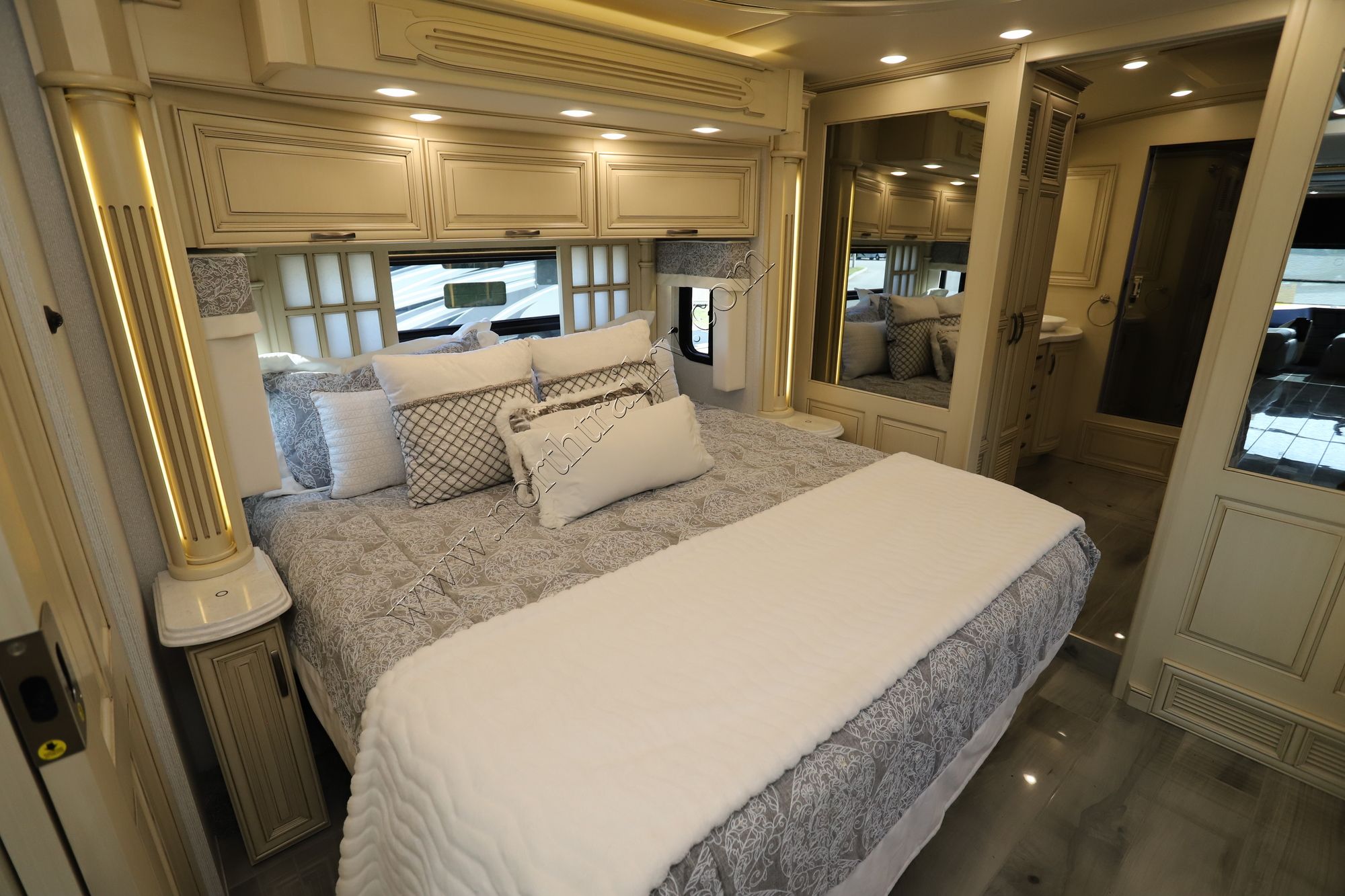 New 2022 Newmar Essex 4533 Class A  For Sale