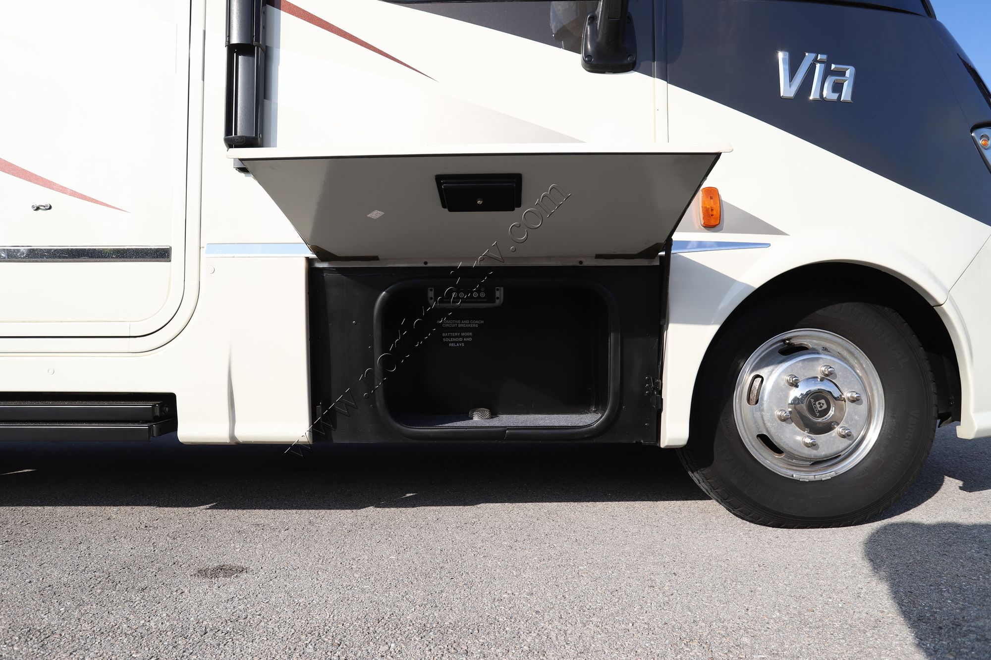 Used 2017 Winnebago Via 25P Class A  For Sale