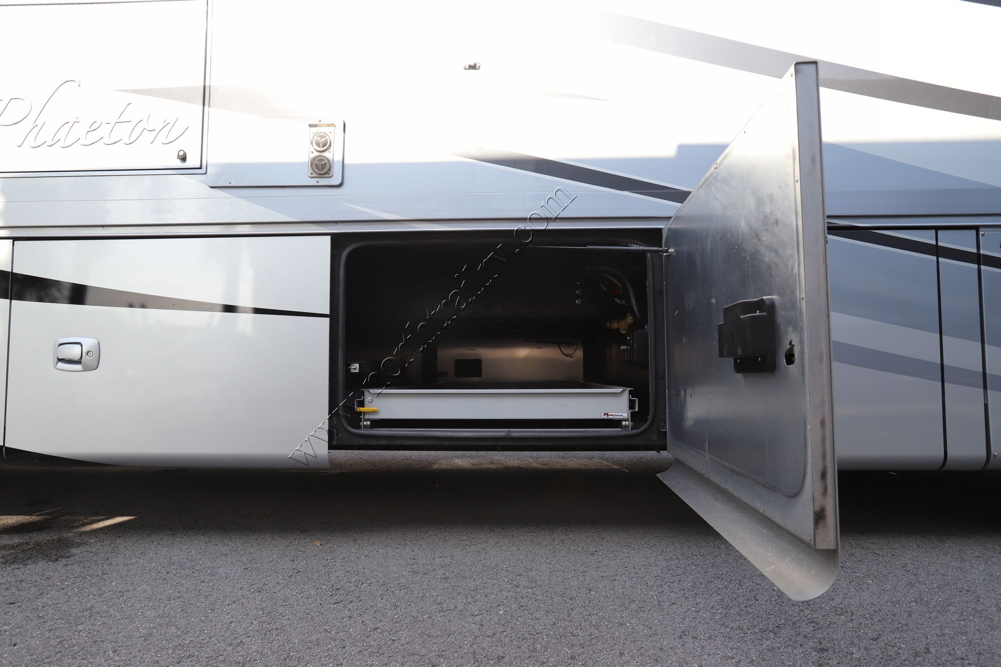 Used 2011 Tiffin Motor Homes Phaeton 40QTH Class A  For Sale