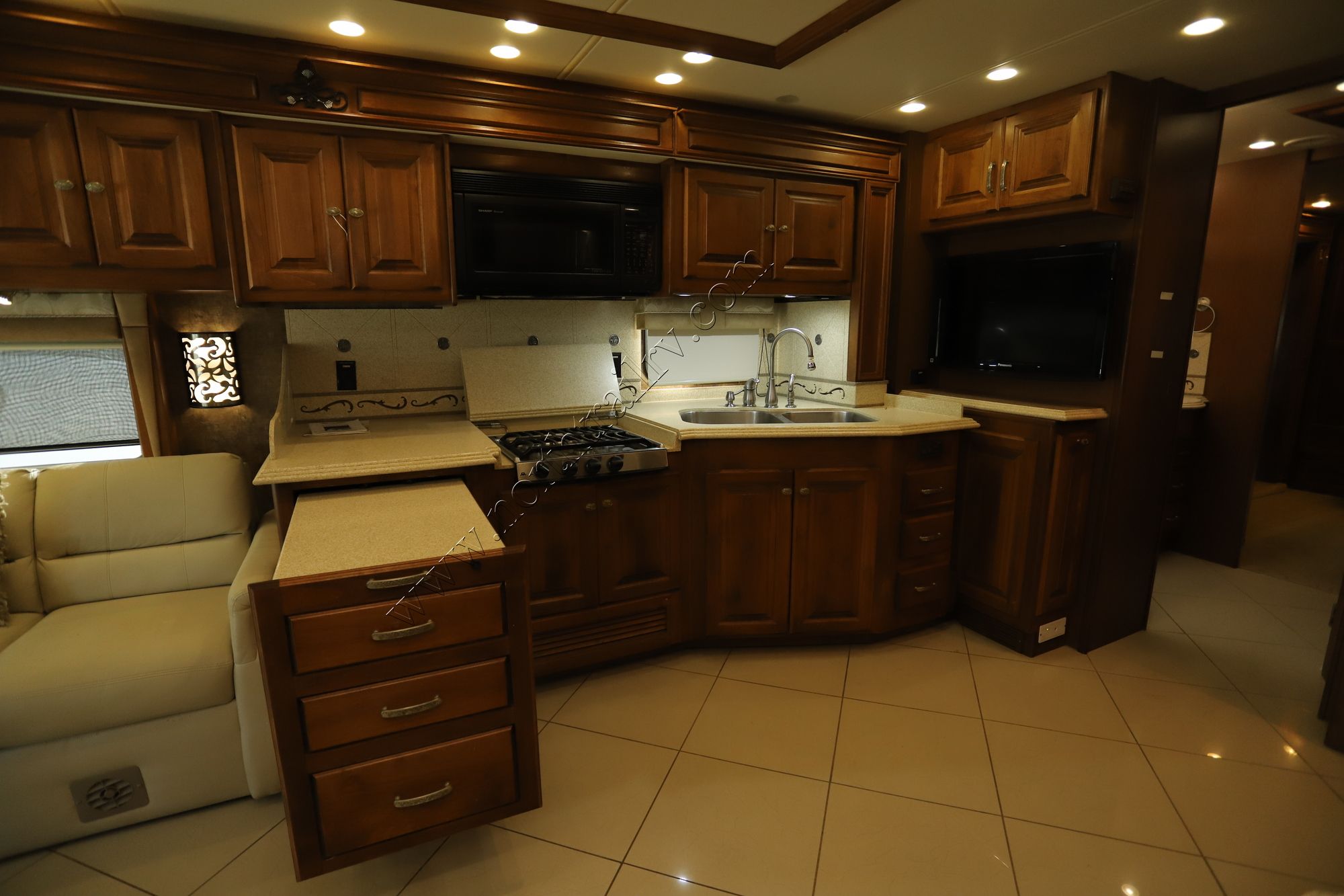 Used 2011 Tiffin Motor Homes Phaeton 40QTH Class A  For Sale