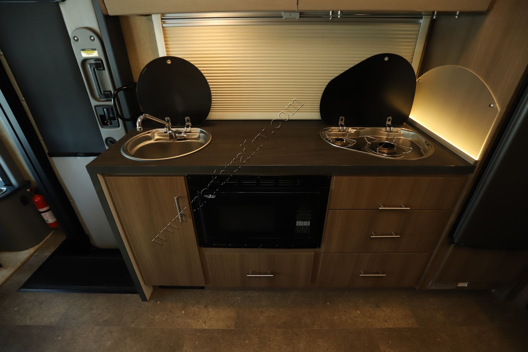 Used 2017 Winnebago Via 25P Class A  For Sale