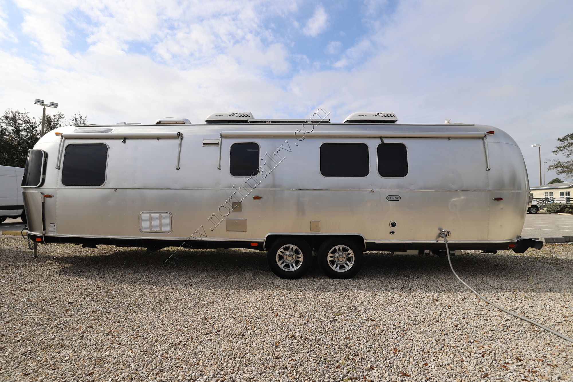 Used 2021 Airstream Classic 33FBQ Travel Trailer  For Sale