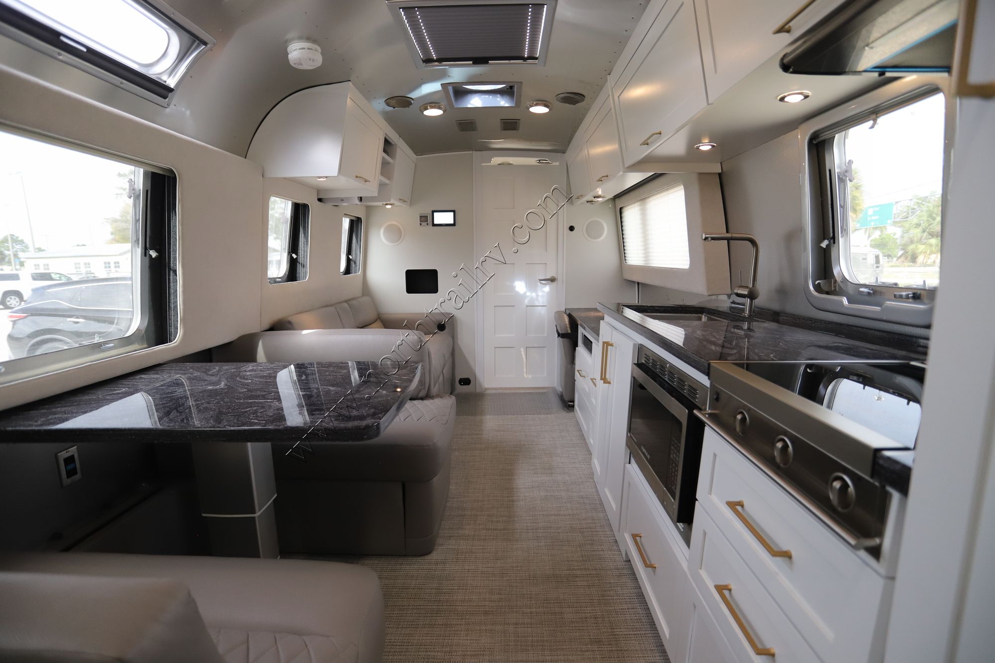 Used 2021 Airstream Classic 33FBQ Travel Trailer  For Sale