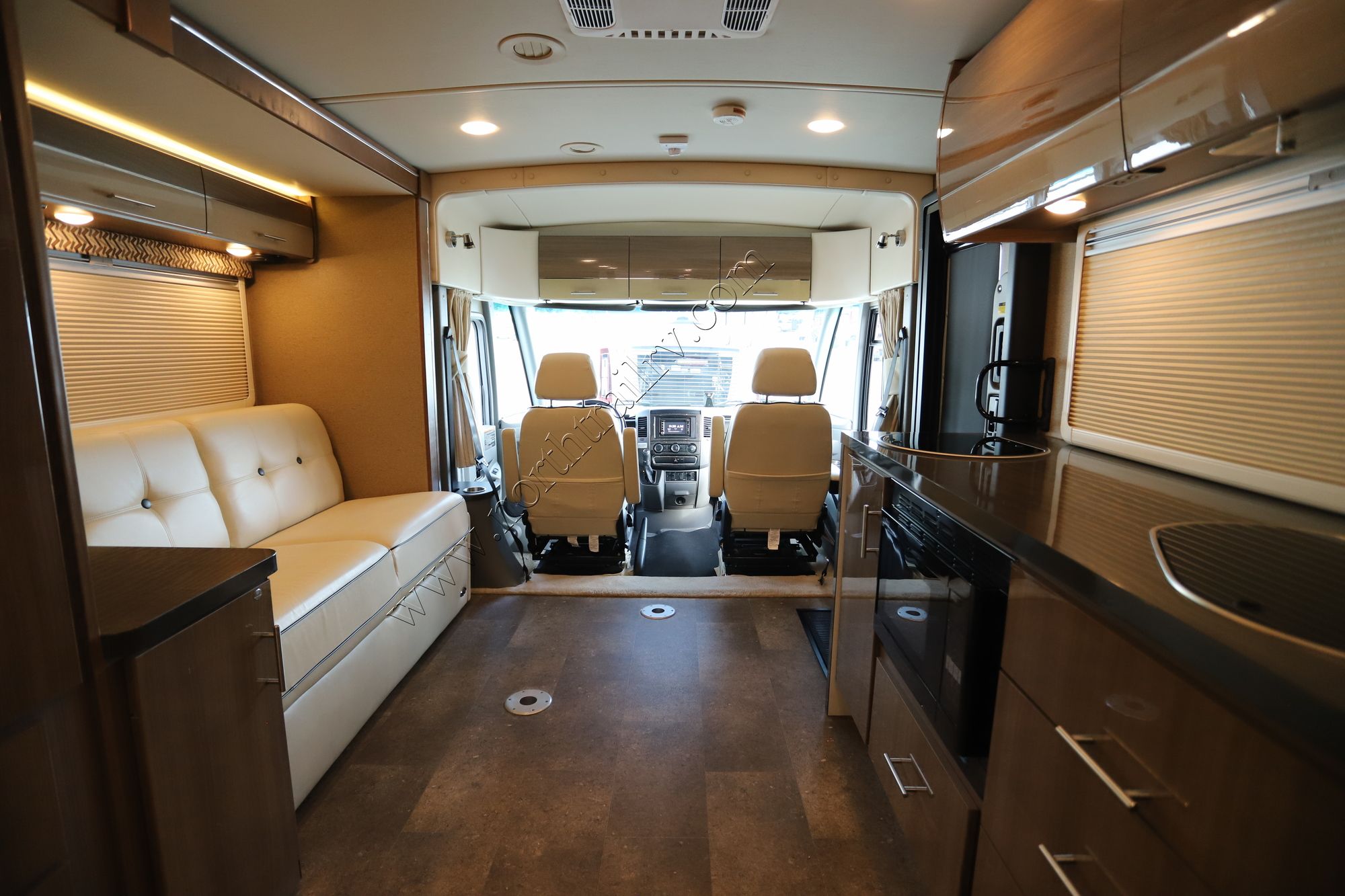 Used 2017 Winnebago Via 25P Class A  For Sale