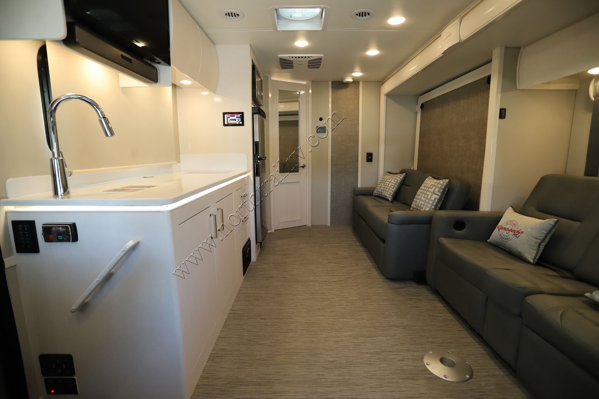 New 2022 Renegade Rv Vienna 25VRMC Class C  For Sale