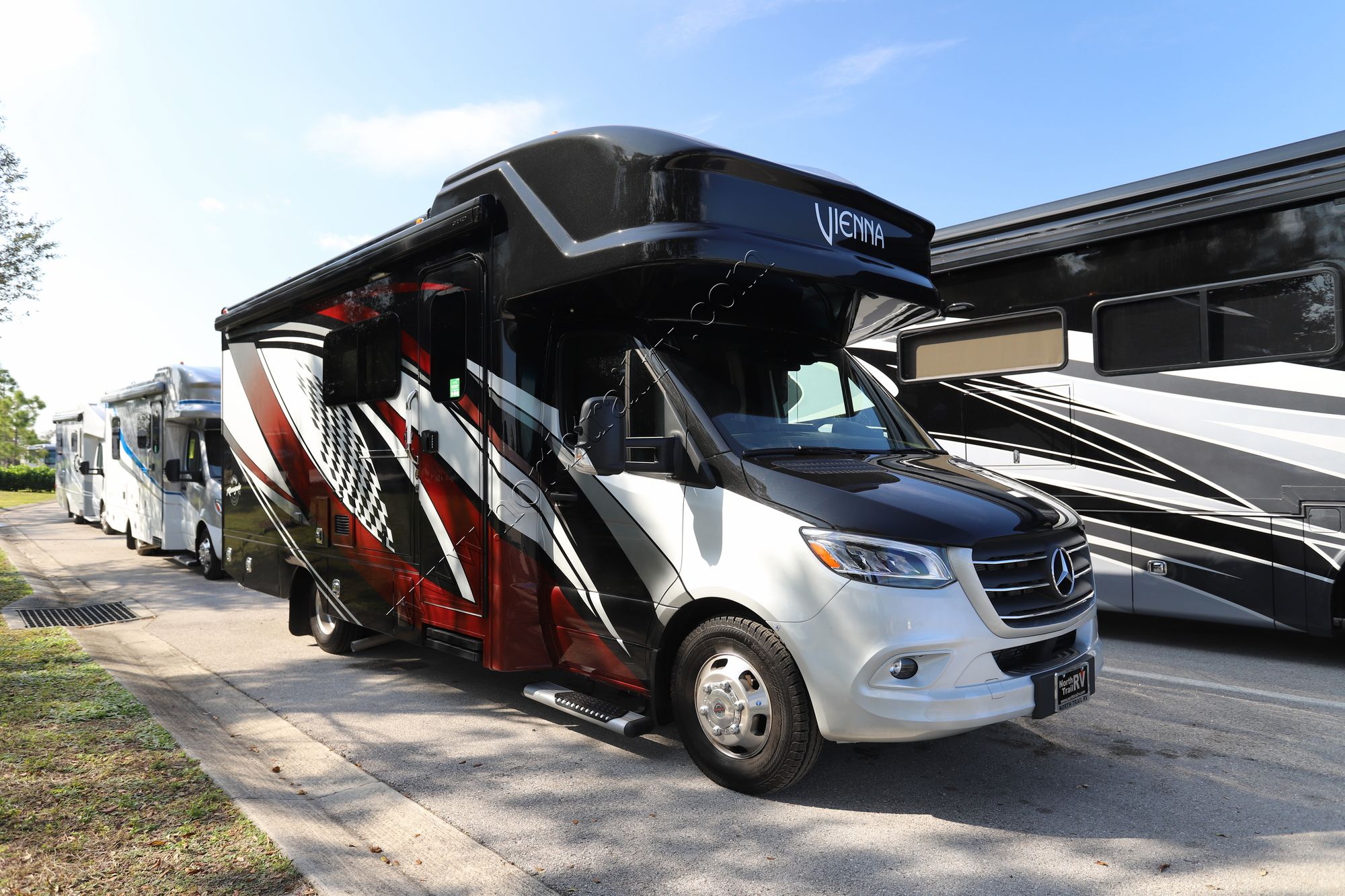 New 2022 Renegade Rv Vienna 25VRMC Class C  For Sale