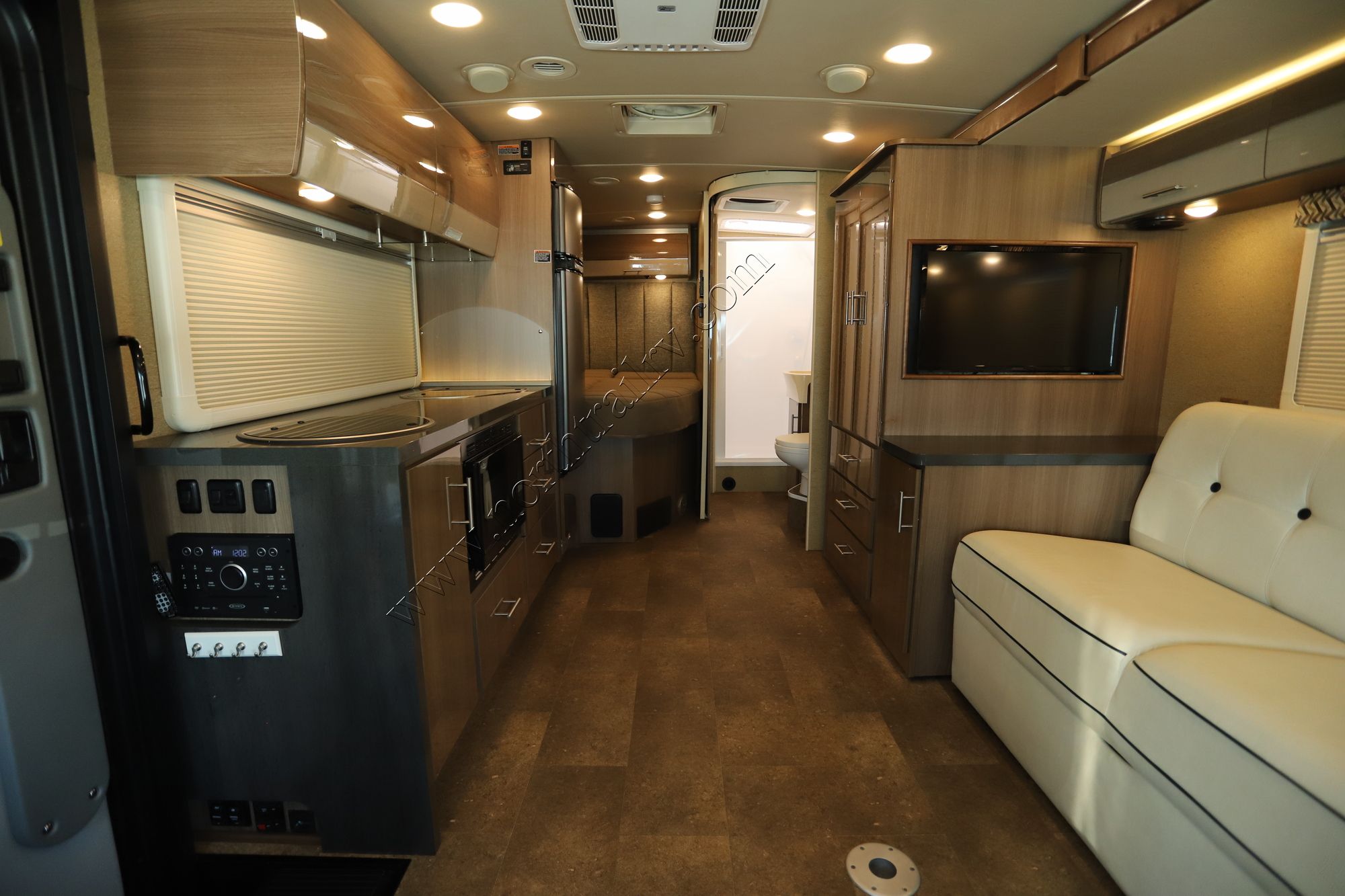 Used 2017 Winnebago Via 25P Class A  For Sale