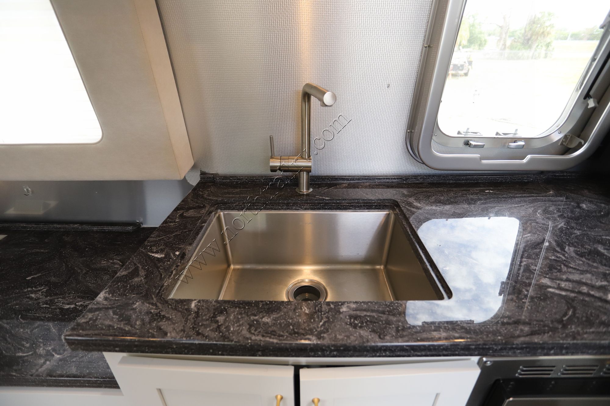 Used 2021 Airstream Classic 33FBQ Travel Trailer  For Sale